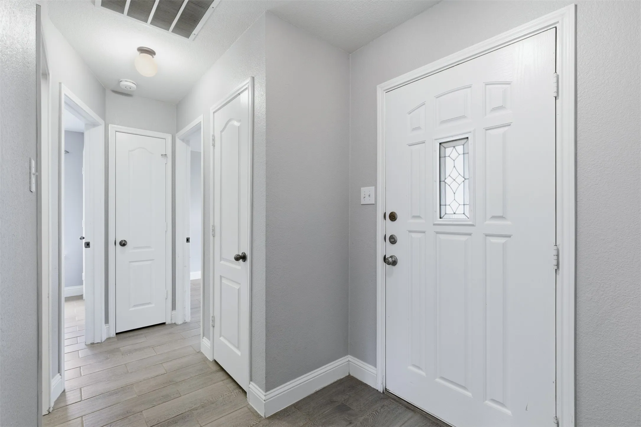 Single Family Residence For Rent in Tarrant County , 3705 Vista Greens Drive, Fort Worth, Texas 76244, 3 Bedroom, 2 Bathroom, 2 Garage spaces, 1,288 Sqft, built in 2005, mls#21359976, Real Estate Agent in Fort Worth, Homes For Rent in Tarrant county, Homes For Rent in Fort Worth, Realtor in Fort Worth Texas, Real Estate Brokerage Independent Realty Texas, Luminita Cordes Realtor