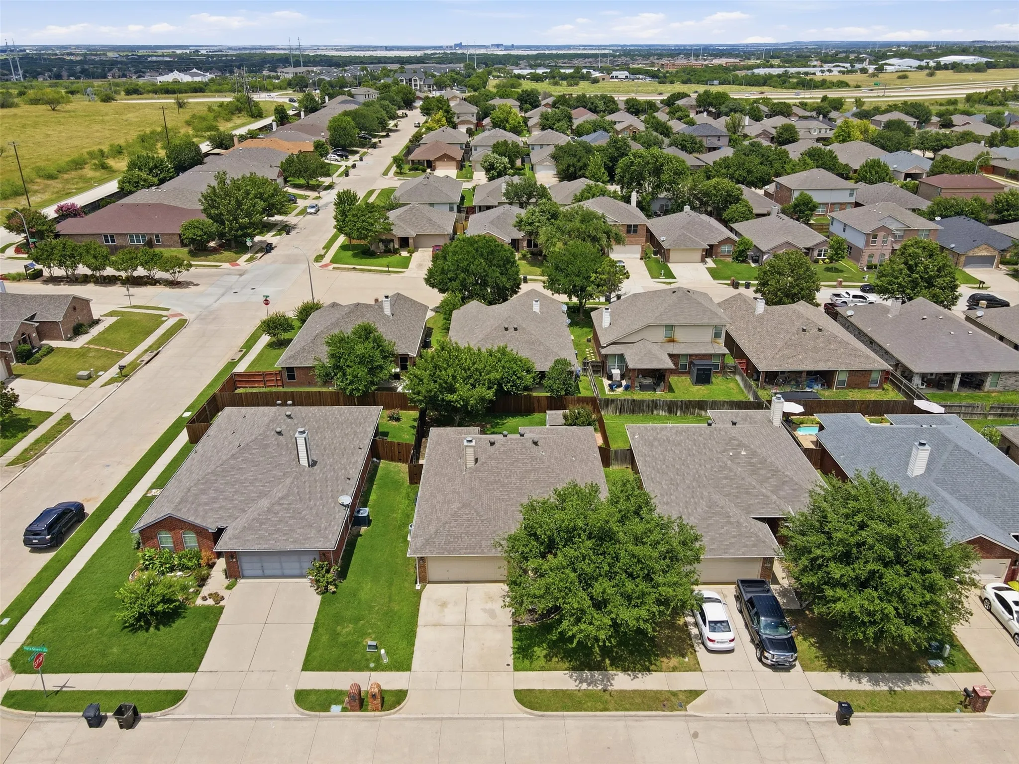 Single Family Residence For Rent in Tarrant County , 3705 Vista Greens Drive, Fort Worth, Texas 76244, 3 Bedroom, 2 Bathroom, 2 Garage spaces, 1,288 Sqft, built in 2005, mls#21359976, Real Estate Agent in Fort Worth, Homes For Rent in Tarrant county, Homes For Rent in Fort Worth, Realtor in Fort Worth Texas, Real Estate Brokerage Independent Realty Texas, Luminita Cordes Realtor