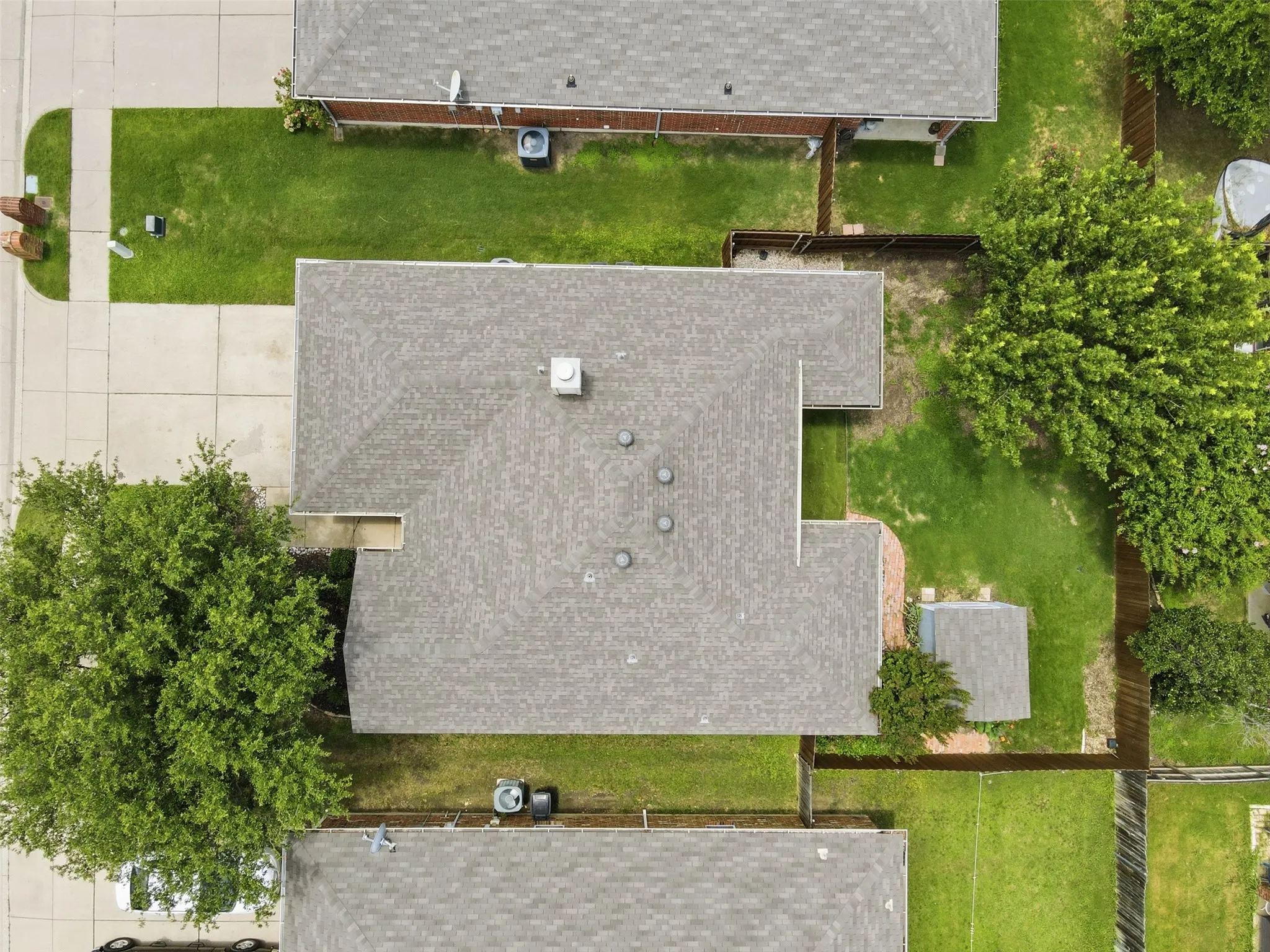 Single Family Residence For Rent in Tarrant County , 3705 Vista Greens Drive, Fort Worth, Texas 76244, 3 Bedroom, 2 Bathroom, 2 Garage spaces, 1,288 Sqft, built in 2005, mls#21359976, Real Estate Agent in Fort Worth, Homes For Rent in Tarrant county, Homes For Rent in Fort Worth, Realtor in Fort Worth Texas, Real Estate Brokerage Independent Realty Texas, Luminita Cordes Realtor