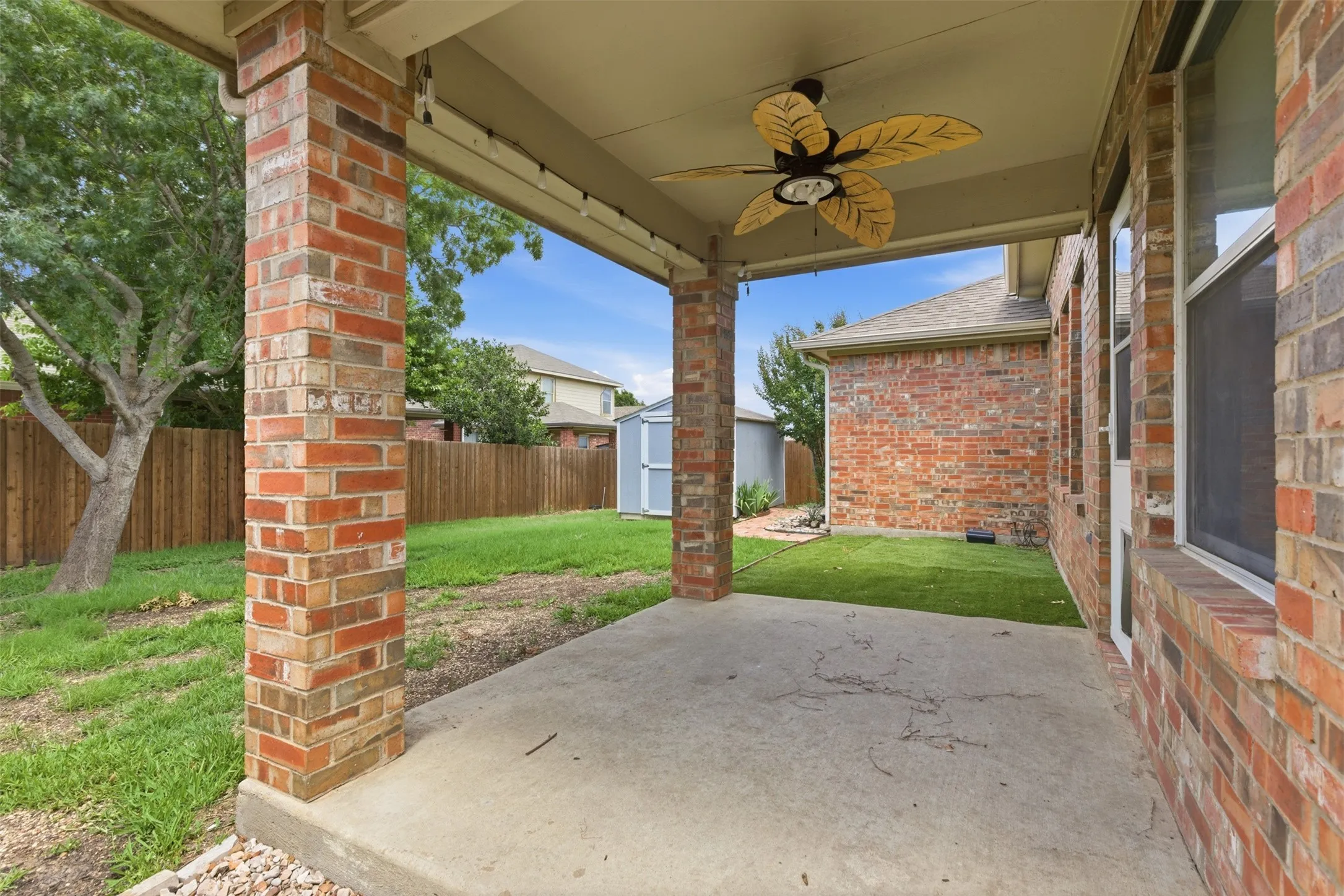 Single Family Residence For Rent in Tarrant County , 3705 Vista Greens Drive, Fort Worth, Texas 76244, 3 Bedroom, 2 Bathroom, 2 Garage spaces, 1,288 Sqft, built in 2005, mls#21359976, Real Estate Agent in Fort Worth, Homes For Rent in Tarrant county, Homes For Rent in Fort Worth, Realtor in Fort Worth Texas, Real Estate Brokerage Independent Realty Texas, Luminita Cordes Realtor