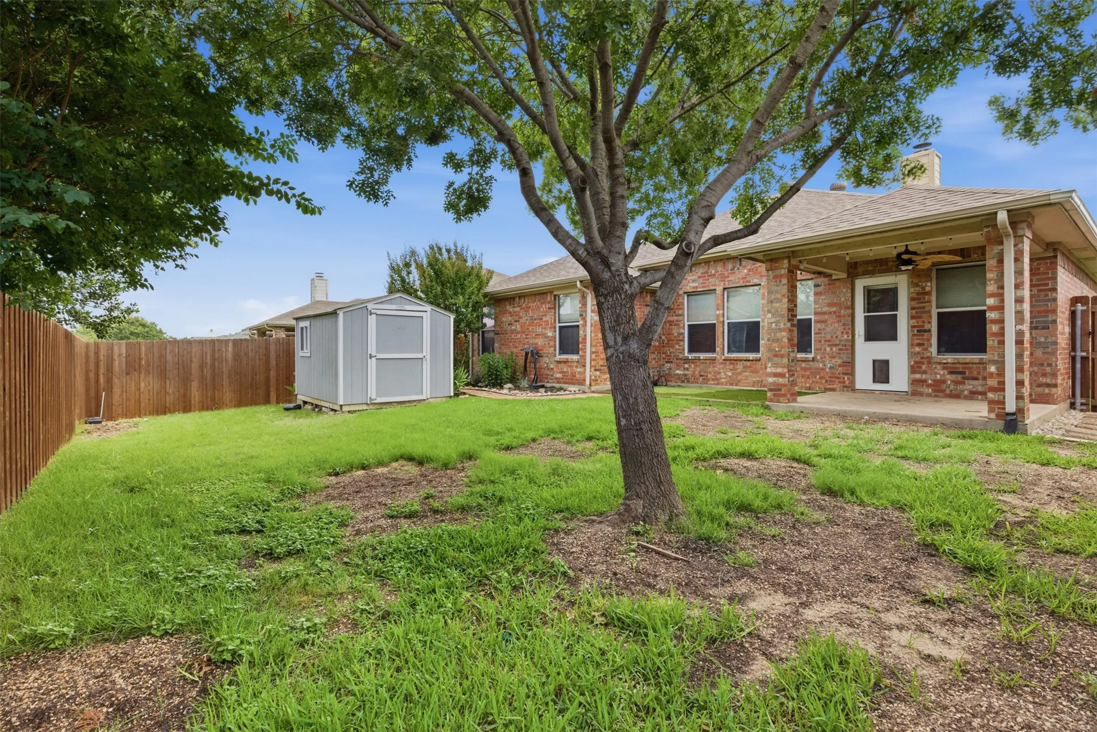 Single Family Residence For Rent in Tarrant County , 3705 Vista Greens Drive, Fort Worth, Texas 76244, 3 Bedroom, 2 Bathroom, 2 Garage spaces, 1,288 Sqft, built in 2005, mls#21359976, Real Estate Agent in Fort Worth, Homes For Rent in Tarrant county, Homes For Rent in Fort Worth, Realtor in Fort Worth Texas, Real Estate Brokerage Independent Realty Texas, Luminita Cordes Realtor