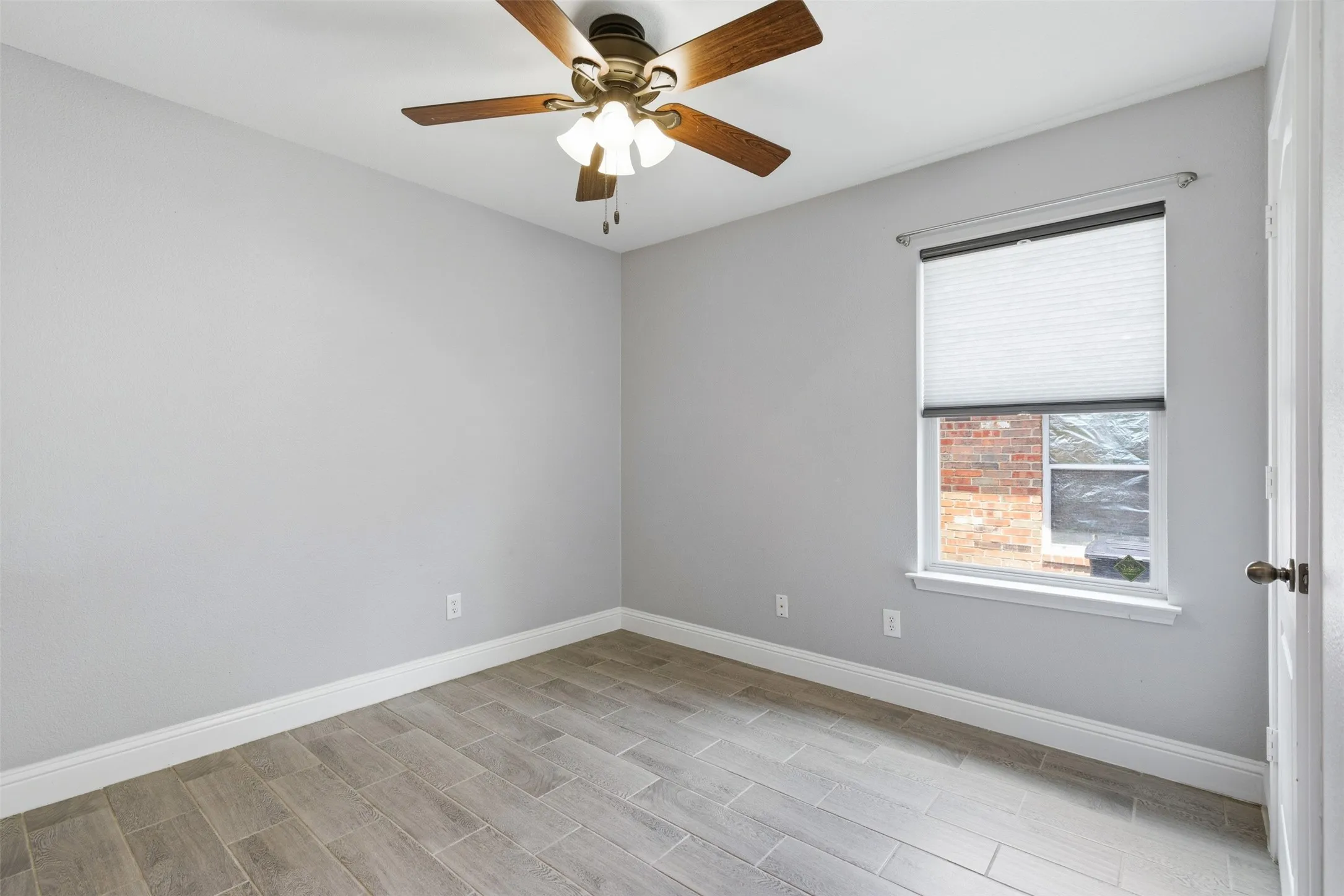 Single Family Residence For Rent in Tarrant County , 3705 Vista Greens Drive, Fort Worth, Texas 76244, 3 Bedroom, 2 Bathroom, 2 Garage spaces, 1,288 Sqft, built in 2005, mls#21359976, Real Estate Agent in Fort Worth, Homes For Rent in Tarrant county, Homes For Rent in Fort Worth, Realtor in Fort Worth Texas, Real Estate Brokerage Independent Realty Texas, Luminita Cordes Realtor