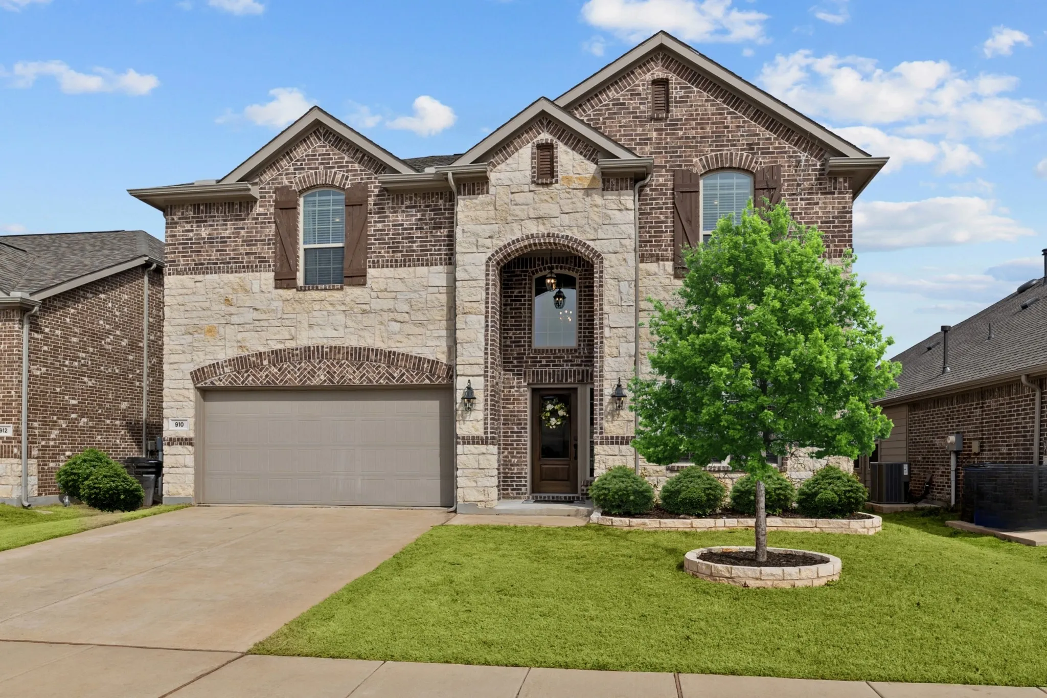 Single Family Residence For Rent in Collin County , 910 Black Hawk Drive, Princeton, Texas 75407, 4 Bedroom, 3 Bathroom, 2 Garage spaces, 2,463 Sqft, built in 2018, mls#21359940, Real Estate Agent in Princeton, Homes For Rent in Collin county, Homes For Rent in Princeton, Realtor in Princeton Texas, Real Estate Brokerage Independent Realty Texas, Luminita Cordes Realtor