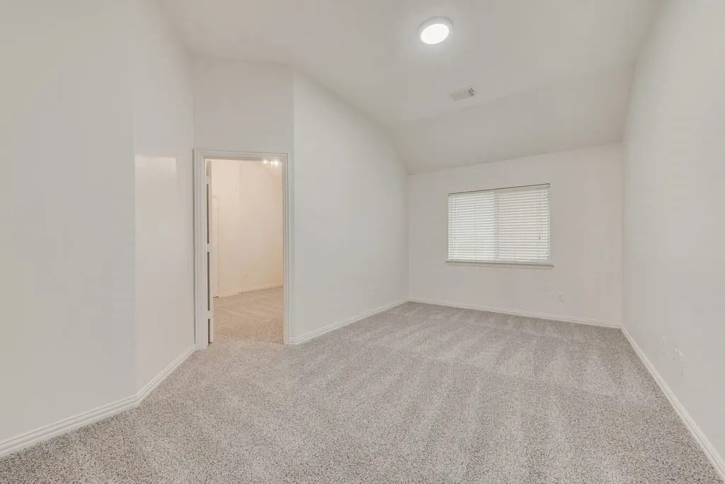 Single Family Residence For Rent in Tarrant County , 10441 Stoneside Trail, Fort Worth, Texas 76244, 3 Bedroom, 2 Bathroom, Garage spaces, 2,435 Sqft, built in 2002, mls#21359979, Real Estate Agent in Fort Worth, Homes For Rent in Tarrant county, Homes For Rent in Fort Worth, Realtor in Fort Worth Texas, Real Estate Brokerage Independent Realty Texas, Luminita Cordes Realtor