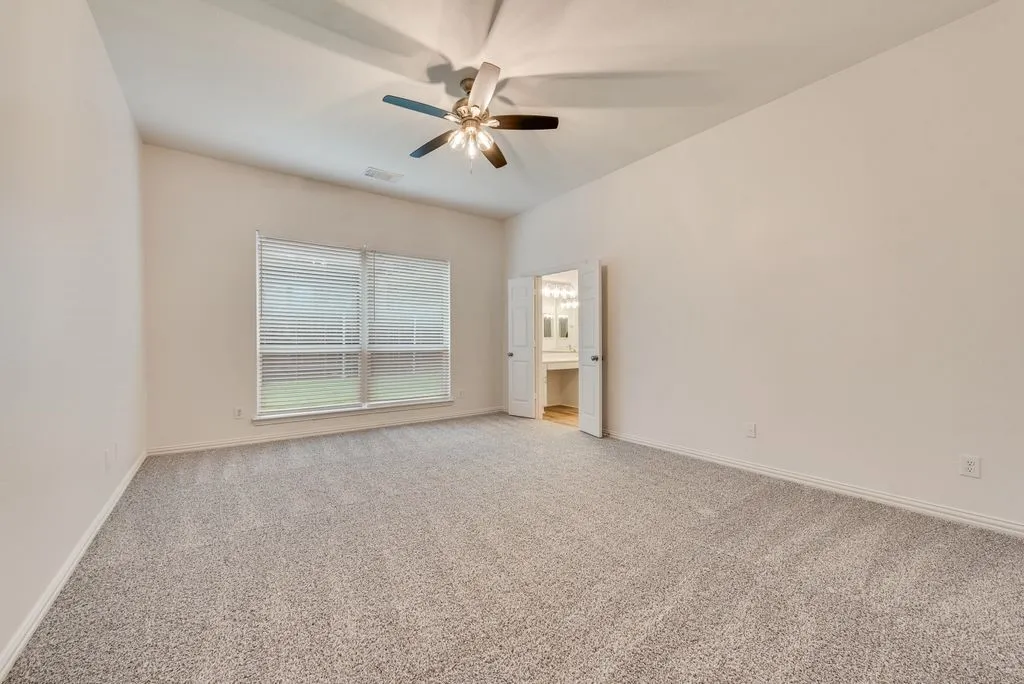Single Family Residence For Rent in Tarrant County , 10441 Stoneside Trail, Fort Worth, Texas 76244, 3 Bedroom, 2 Bathroom, Garage spaces, 2,435 Sqft, built in 2002, mls#21359979, Real Estate Agent in Fort Worth, Homes For Rent in Tarrant county, Homes For Rent in Fort Worth, Realtor in Fort Worth Texas, Real Estate Brokerage Independent Realty Texas, Luminita Cordes Realtor