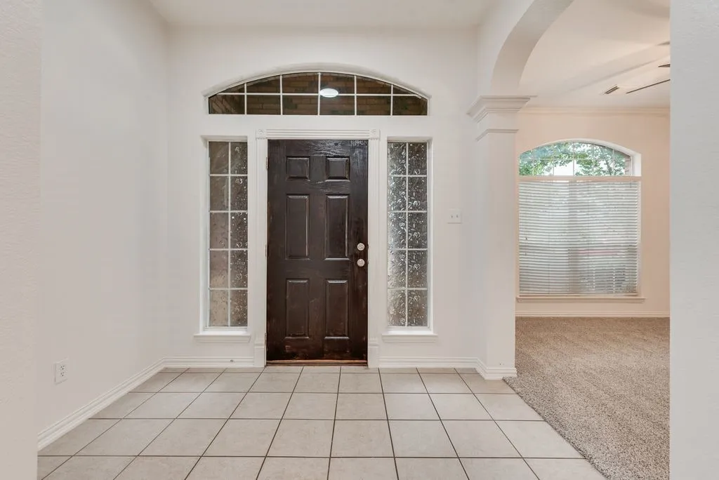 Single Family Residence For Rent in Tarrant County , 10441 Stoneside Trail, Fort Worth, Texas 76244, 3 Bedroom, 2 Bathroom, Garage spaces, 2,435 Sqft, built in 2002, mls#21359979, Real Estate Agent in Fort Worth, Homes For Rent in Tarrant county, Homes For Rent in Fort Worth, Realtor in Fort Worth Texas, Real Estate Brokerage Independent Realty Texas, Luminita Cordes Realtor