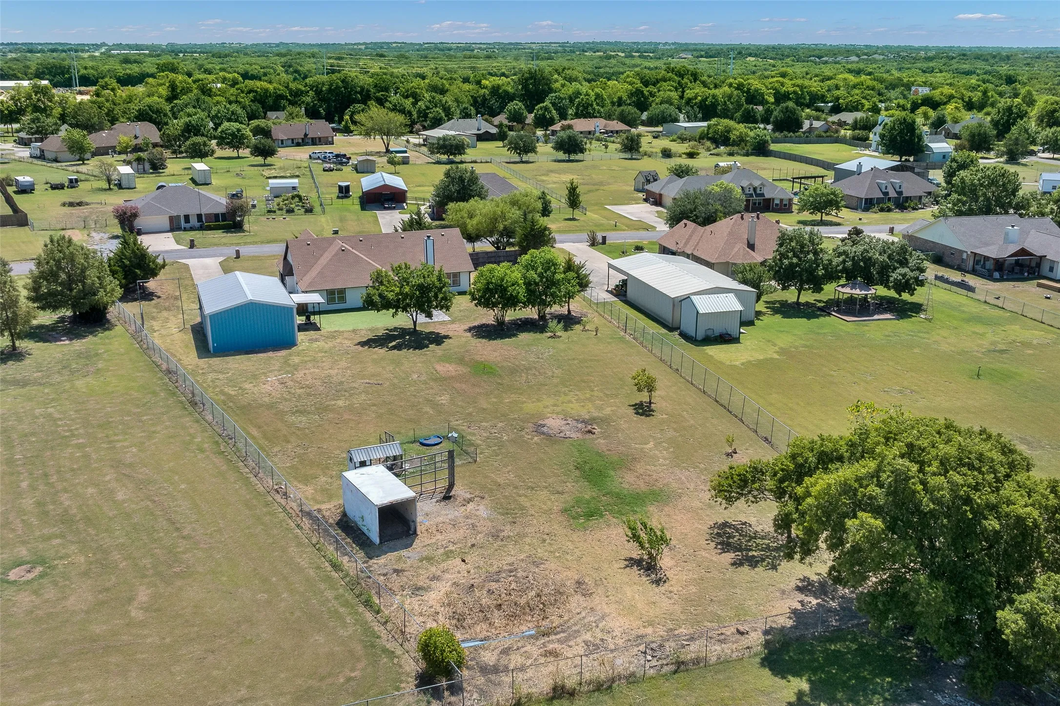 Single Family Residence For Sale in Collin County , 6560 Meadow Ridge Circle, Nevada, Texas 75173, 3 Bedroom, 2 Bathroom, 6 Garage spaces, 2,008 Sqft, built in 2003, mls#21358078, Real Estate Agent in Nevada, Homes For Sale in Collin county, Homes For Sale in Nevada, Realtor in Nevada Texas, Real Estate Brokerage Independent Realty Texas, Luminita Cordes Realtor
