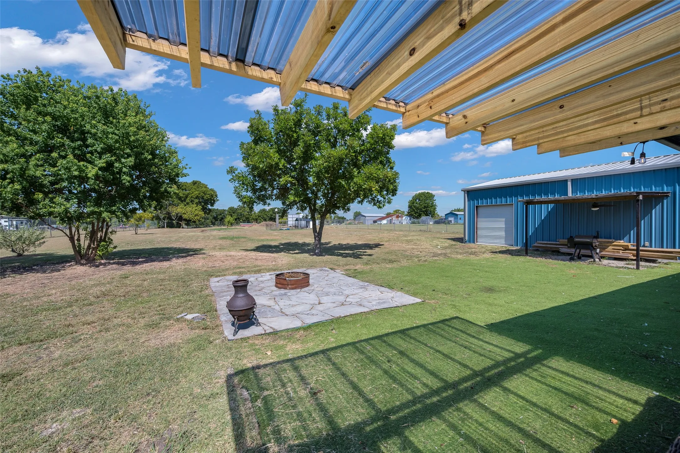 Single Family Residence For Sale in Collin County , 6560 Meadow Ridge Circle, Nevada, Texas 75173, 3 Bedroom, 2 Bathroom, 6 Garage spaces, 2,008 Sqft, built in 2003, mls#21358078, Real Estate Agent in Nevada, Homes For Sale in Collin county, Homes For Sale in Nevada, Realtor in Nevada Texas, Real Estate Brokerage Independent Realty Texas, Luminita Cordes Realtor