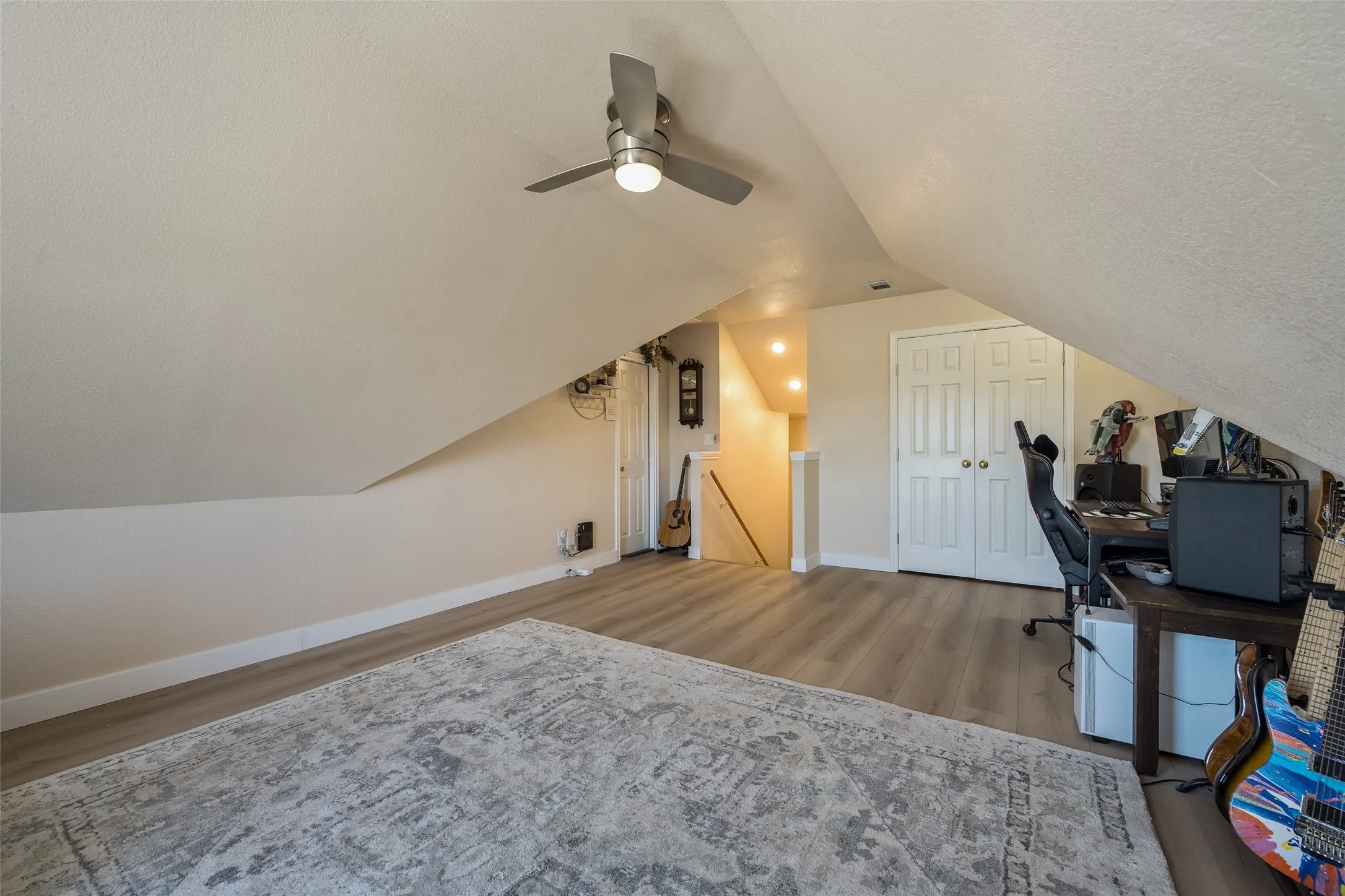 Single Family Residence For Sale in Collin County , 6560 Meadow Ridge Circle, Nevada, Texas 75173, 3 Bedroom, 2 Bathroom, 6 Garage spaces, 2,008 Sqft, built in 2003, mls#21358078, Real Estate Agent in Nevada, Homes For Sale in Collin county, Homes For Sale in Nevada, Realtor in Nevada Texas, Real Estate Brokerage Independent Realty Texas, Luminita Cordes Realtor