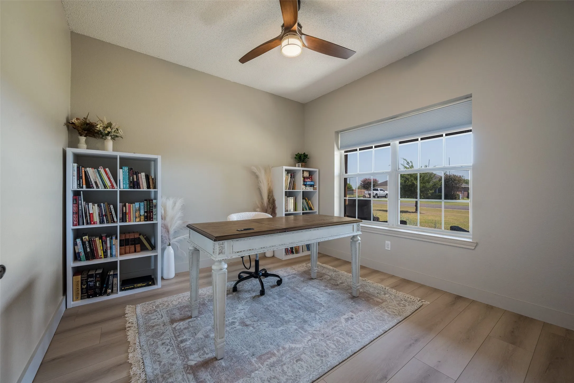 Single Family Residence For Sale in Collin County , 6560 Meadow Ridge Circle, Nevada, Texas 75173, 3 Bedroom, 2 Bathroom, 6 Garage spaces, 2,008 Sqft, built in 2003, mls#21358078, Real Estate Agent in Nevada, Homes For Sale in Collin county, Homes For Sale in Nevada, Realtor in Nevada Texas, Real Estate Brokerage Independent Realty Texas, Luminita Cordes Realtor