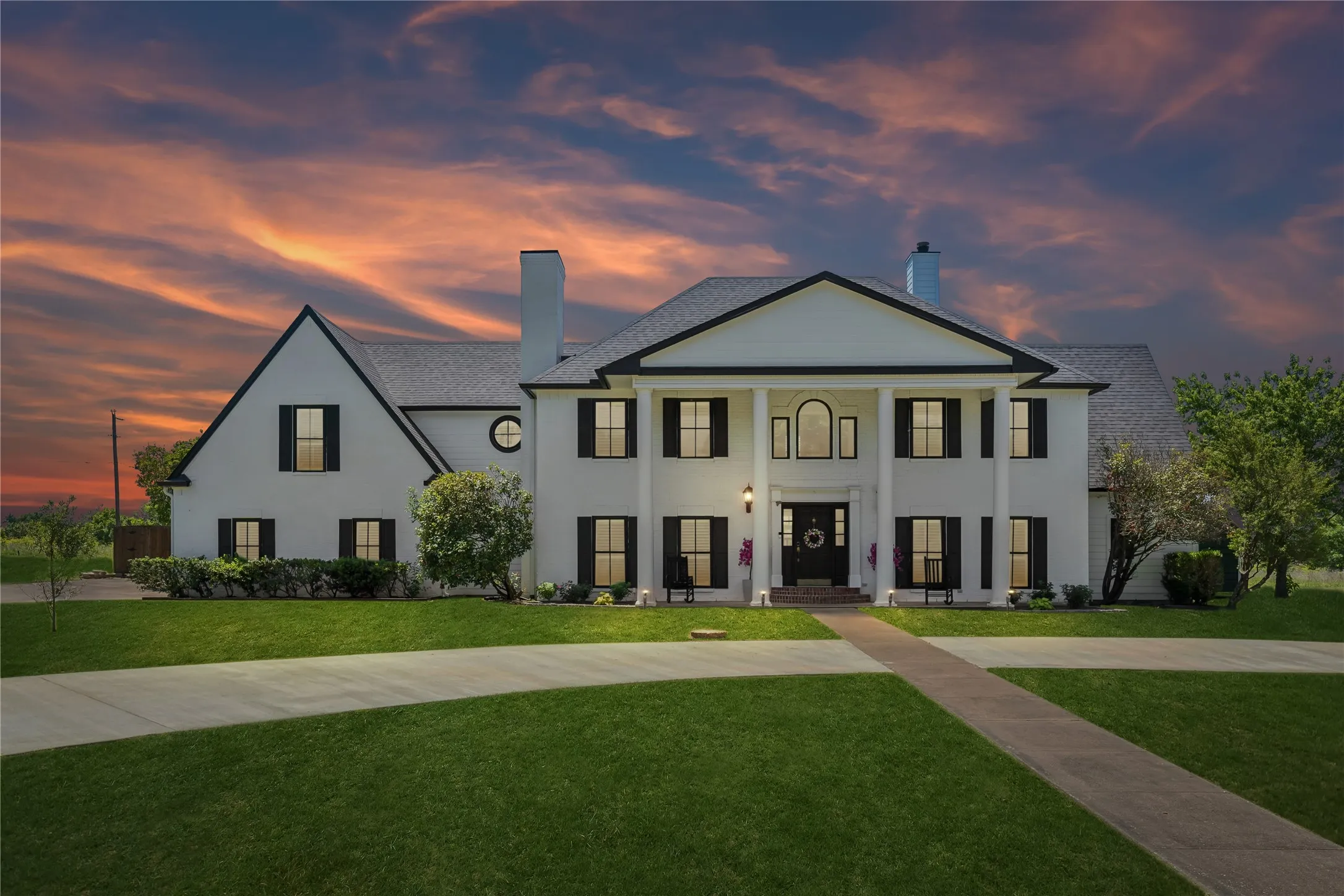 Single Family Residence For Sale in Rockwall County , 221 Carriage Hill Lane, Heath, Texas 75032, 4 Bedroom, 3 Bathroom, 2 Garage spaces, 3,807 Sqft, built in 1996, mls#21359911, Real Estate Agent in Heath, Homes For Sale in Rockwall county, Homes For Sale in Heath, Realtor in Heath Texas, Real Estate Brokerage Independent Realty Texas, Luminita Cordes Realtor