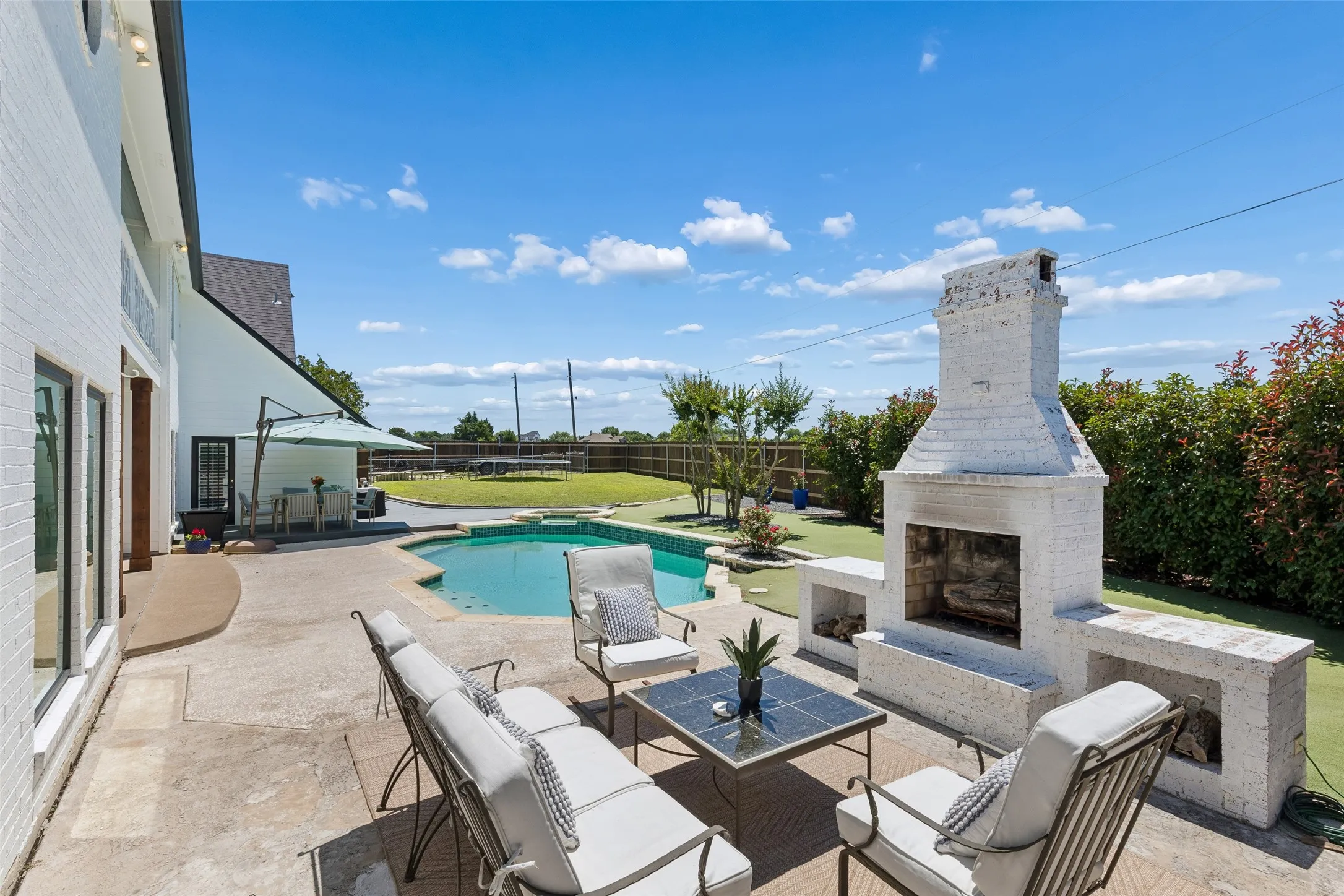 Single Family Residence For Sale in Rockwall County , 221 Carriage Hill Lane, Heath, Texas 75032, 4 Bedroom, 3 Bathroom, 2 Garage spaces, 3,807 Sqft, built in 1996, mls#21359911, Real Estate Agent in Heath, Homes For Sale in Rockwall county, Homes For Sale in Heath, Realtor in Heath Texas, Real Estate Brokerage Independent Realty Texas, Luminita Cordes Realtor