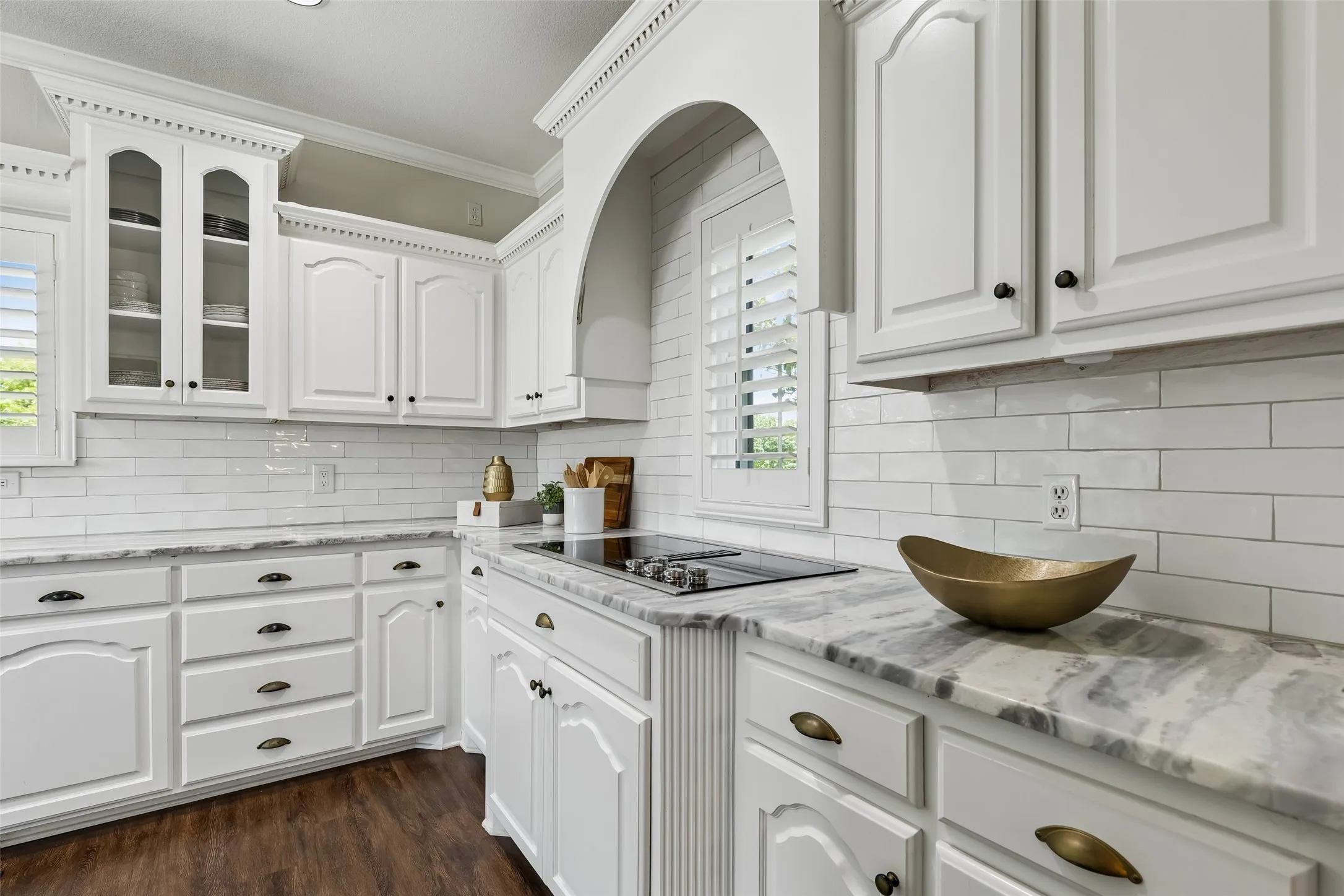 Single Family Residence For Sale in Rockwall County , 221 Carriage Hill Lane, Heath, Texas 75032, 4 Bedroom, 3 Bathroom, 2 Garage spaces, 3,807 Sqft, built in 1996, mls#21359911, Real Estate Agent in Heath, Homes For Sale in Rockwall county, Homes For Sale in Heath, Realtor in Heath Texas, Real Estate Brokerage Independent Realty Texas, Luminita Cordes Realtor
