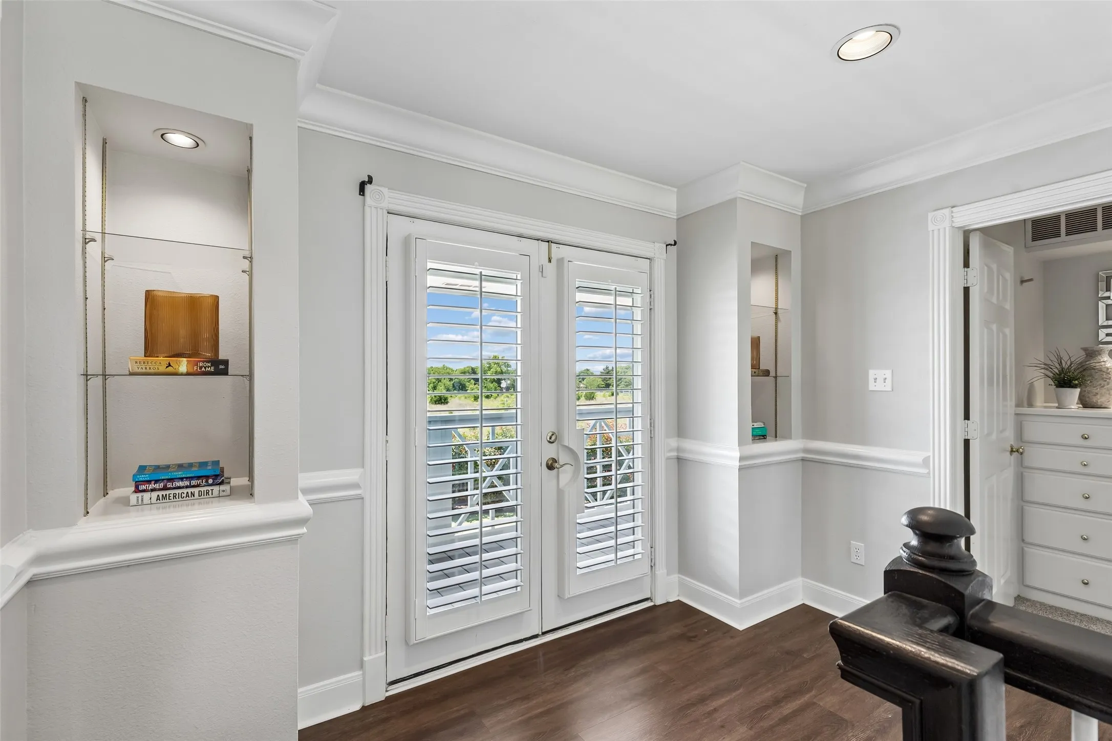 Single Family Residence For Sale in Rockwall County , 221 Carriage Hill Lane, Heath, Texas 75032, 4 Bedroom, 3 Bathroom, 2 Garage spaces, 3,807 Sqft, built in 1996, mls#21359911, Real Estate Agent in Heath, Homes For Sale in Rockwall county, Homes For Sale in Heath, Realtor in Heath Texas, Real Estate Brokerage Independent Realty Texas, Luminita Cordes Realtor
