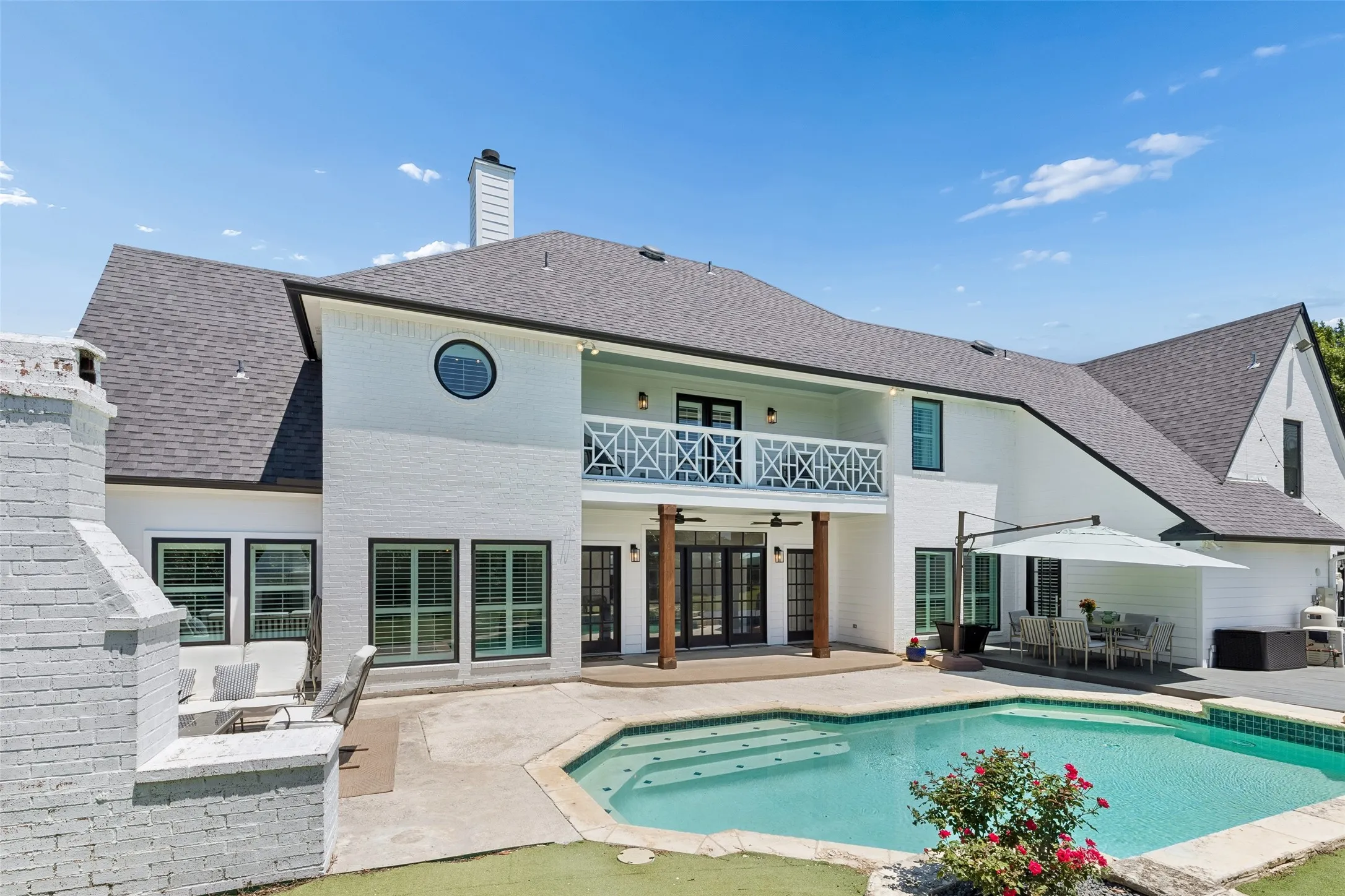 Single Family Residence For Sale in Rockwall County , 221 Carriage Hill Lane, Heath, Texas 75032, 4 Bedroom, 3 Bathroom, 2 Garage spaces, 3,807 Sqft, built in 1996, mls#21359911, Real Estate Agent in Heath, Homes For Sale in Rockwall county, Homes For Sale in Heath, Realtor in Heath Texas, Real Estate Brokerage Independent Realty Texas, Luminita Cordes Realtor