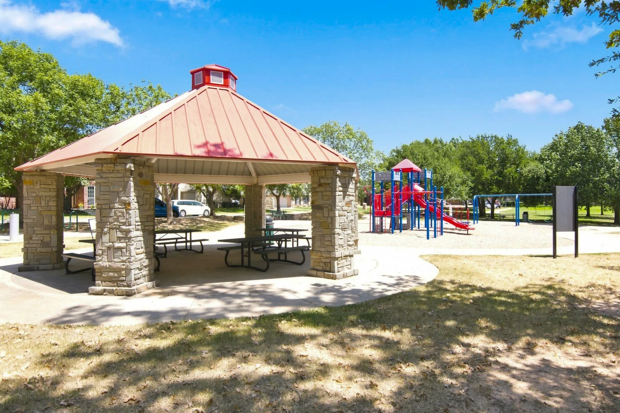 Single Family Residence For Sale in Tarrant County , 8321 Brandonwood Drive, North Richland Hills, Texas 76182, 4 Bedroom, 4 Bathroom, 3 Garage spaces, 3,303 Sqft, built in 1999, mls#21356100, Real Estate Agent in North Richland Hills, Homes For Sale in Tarrant county, Homes For Sale in North Richland Hills, Realtor in North Richland Hills Texas, Real Estate Brokerage Independent Realty Texas, Luminita Cordes Realtor