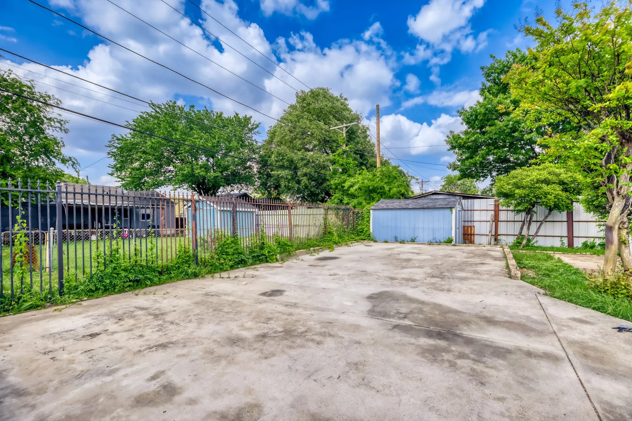 Single Family Residence For Sale in Dallas County , 1017 Hoke Smith Drive, Dallas, Texas 75224, 3 Bedroom, 2 Bathroom, Garage spaces, 1,425 Sqft, built in 1952, mls#21345275, Real Estate Agent in Dallas, Homes For Sale in Dallas county, Homes For Sale in Dallas, Realtor in Dallas Texas, Real Estate Brokerage Independent Realty Texas, Luminita Cordes Realtor