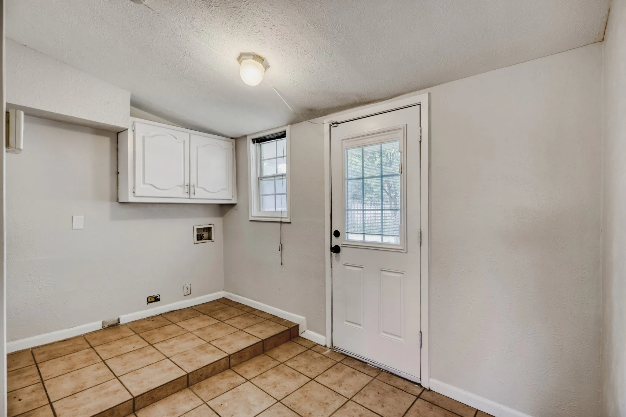 Single Family Residence For Sale in Dallas County , 1017 Hoke Smith Drive, Dallas, Texas 75224, 3 Bedroom, 2 Bathroom, Garage spaces, 1,425 Sqft, built in 1952, mls#21345275, Real Estate Agent in Dallas, Homes For Sale in Dallas county, Homes For Sale in Dallas, Realtor in Dallas Texas, Real Estate Brokerage Independent Realty Texas, Luminita Cordes Realtor