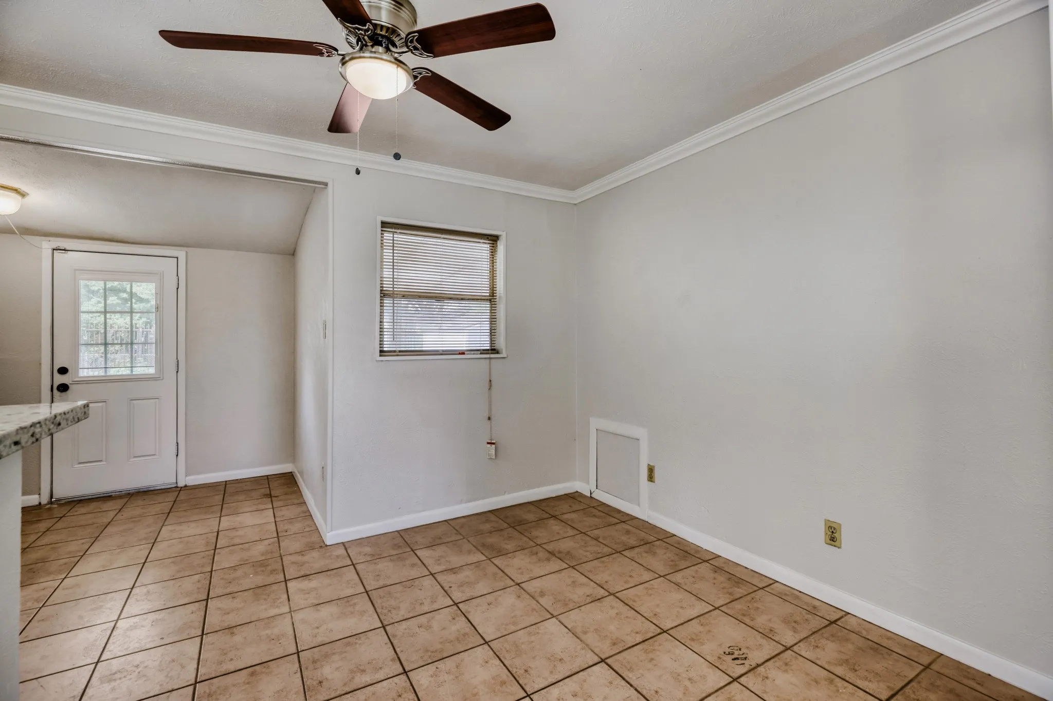 Single Family Residence For Sale in Dallas County , 1017 Hoke Smith Drive, Dallas, Texas 75224, 3 Bedroom, 2 Bathroom, Garage spaces, 1,425 Sqft, built in 1952, mls#21345275, Real Estate Agent in Dallas, Homes For Sale in Dallas county, Homes For Sale in Dallas, Realtor in Dallas Texas, Real Estate Brokerage Independent Realty Texas, Luminita Cordes Realtor