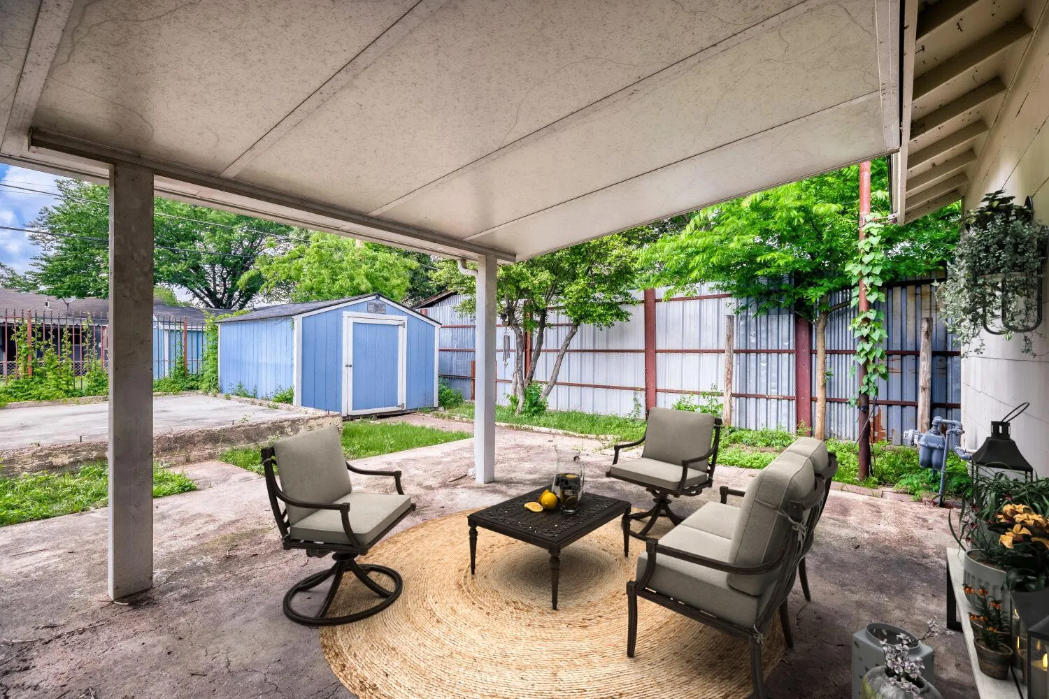 Single Family Residence For Sale in Dallas County , 1017 Hoke Smith Drive, Dallas, Texas 75224, 3 Bedroom, 2 Bathroom, Garage spaces, 1,425 Sqft, built in 1952, mls#21345275, Real Estate Agent in Dallas, Homes For Sale in Dallas county, Homes For Sale in Dallas, Realtor in Dallas Texas, Real Estate Brokerage Independent Realty Texas, Luminita Cordes Realtor