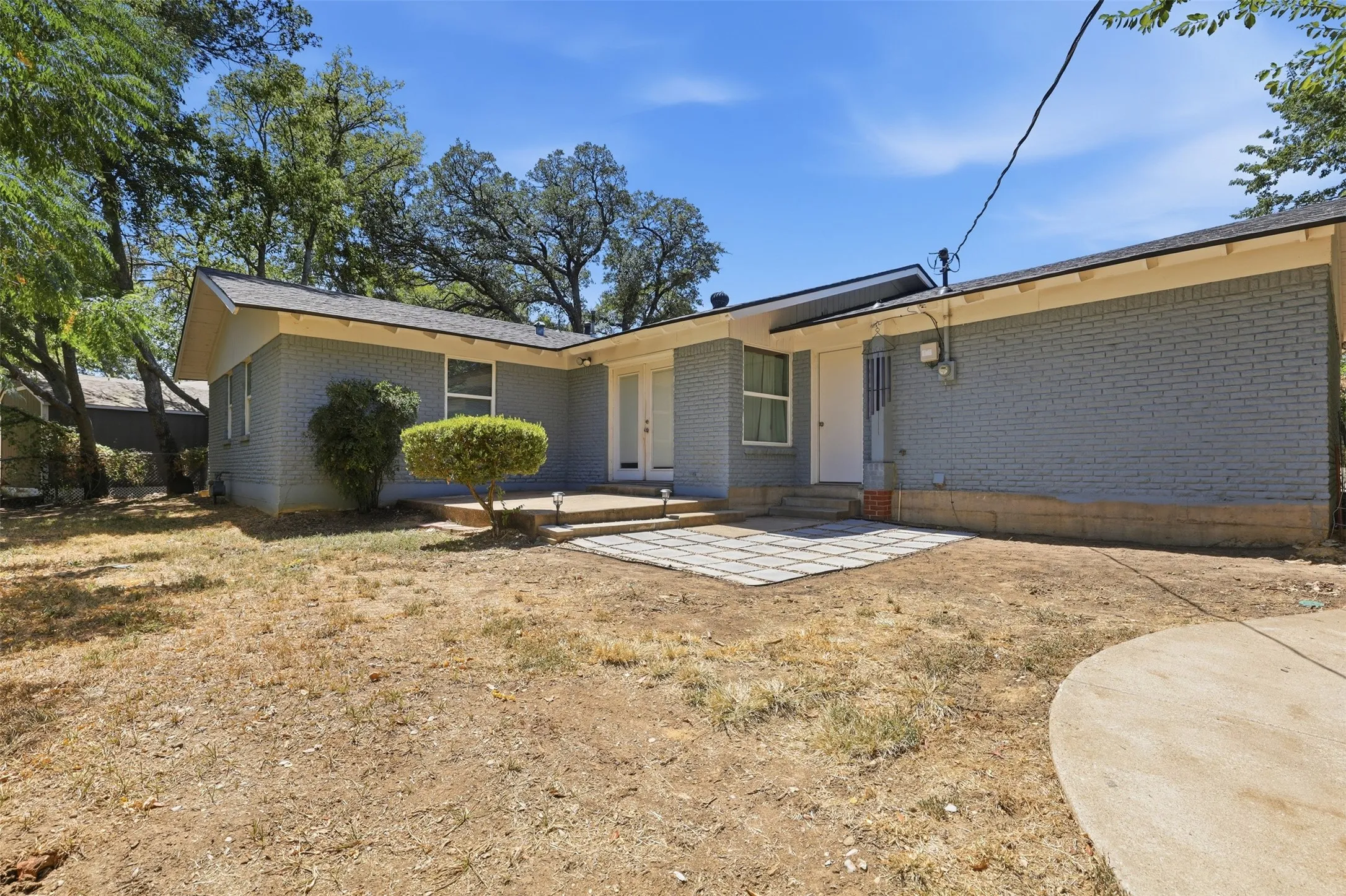 Single Family Residence For Sale in Parker County , 110 Oak Ridge Terrace, Weatherford, Texas 76086, 3 Bedroom, 2 Bathroom, 2 Garage spaces, 1,419 Sqft, built in 1960, mls#21358803, Real Estate Agent in Weatherford, Homes For Sale in Parker county, Homes For Sale in Weatherford, Realtor in Weatherford Texas, Real Estate Brokerage Independent Realty Texas, Luminita Cordes Realtor