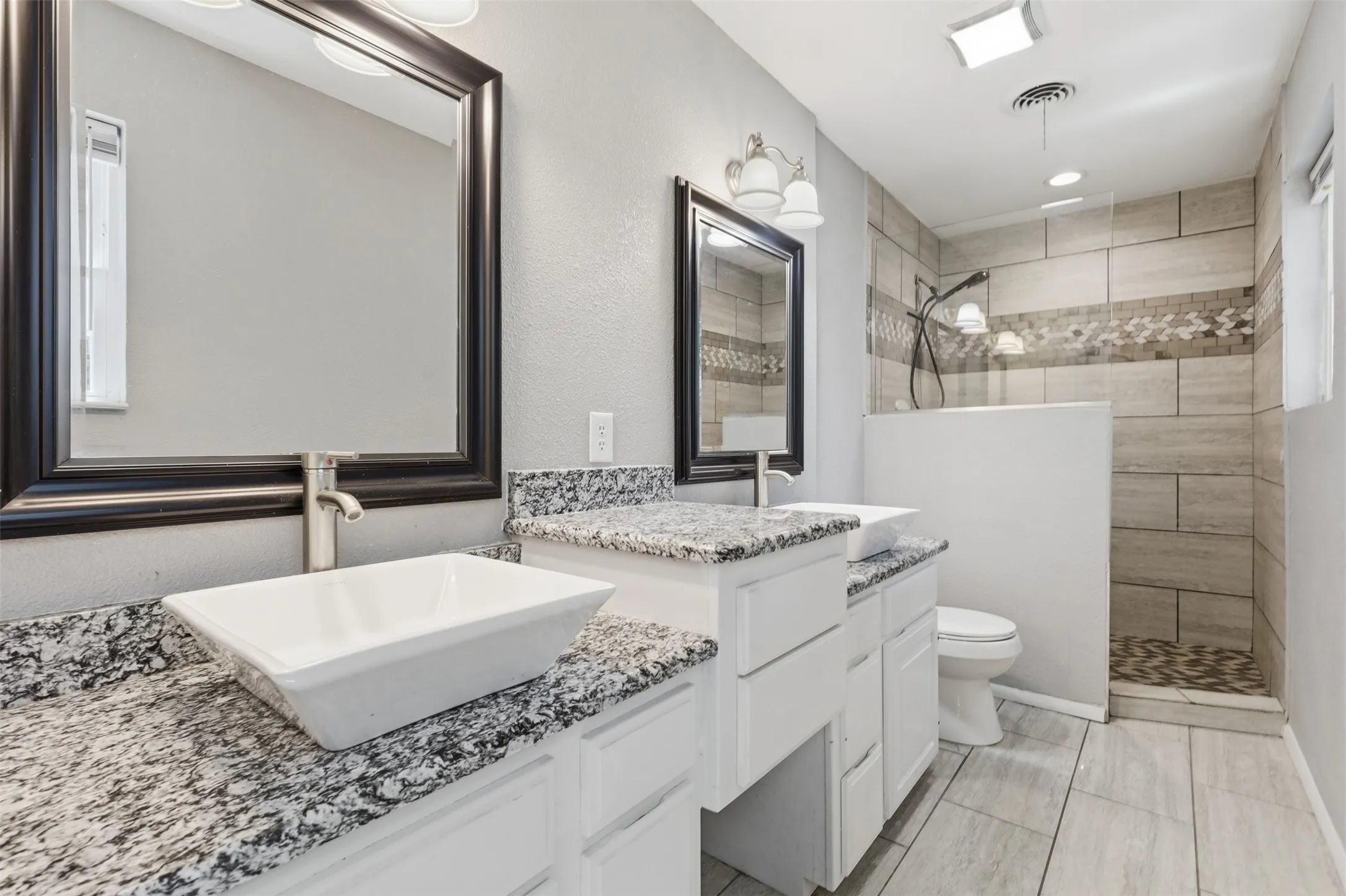 Single Family Residence For Sale in Parker County , 110 Oak Ridge Terrace, Weatherford, Texas 76086, 3 Bedroom, 2 Bathroom, 2 Garage spaces, 1,419 Sqft, built in 1960, mls#21358803, Real Estate Agent in Weatherford, Homes For Sale in Parker county, Homes For Sale in Weatherford, Realtor in Weatherford Texas, Real Estate Brokerage Independent Realty Texas, Luminita Cordes Realtor