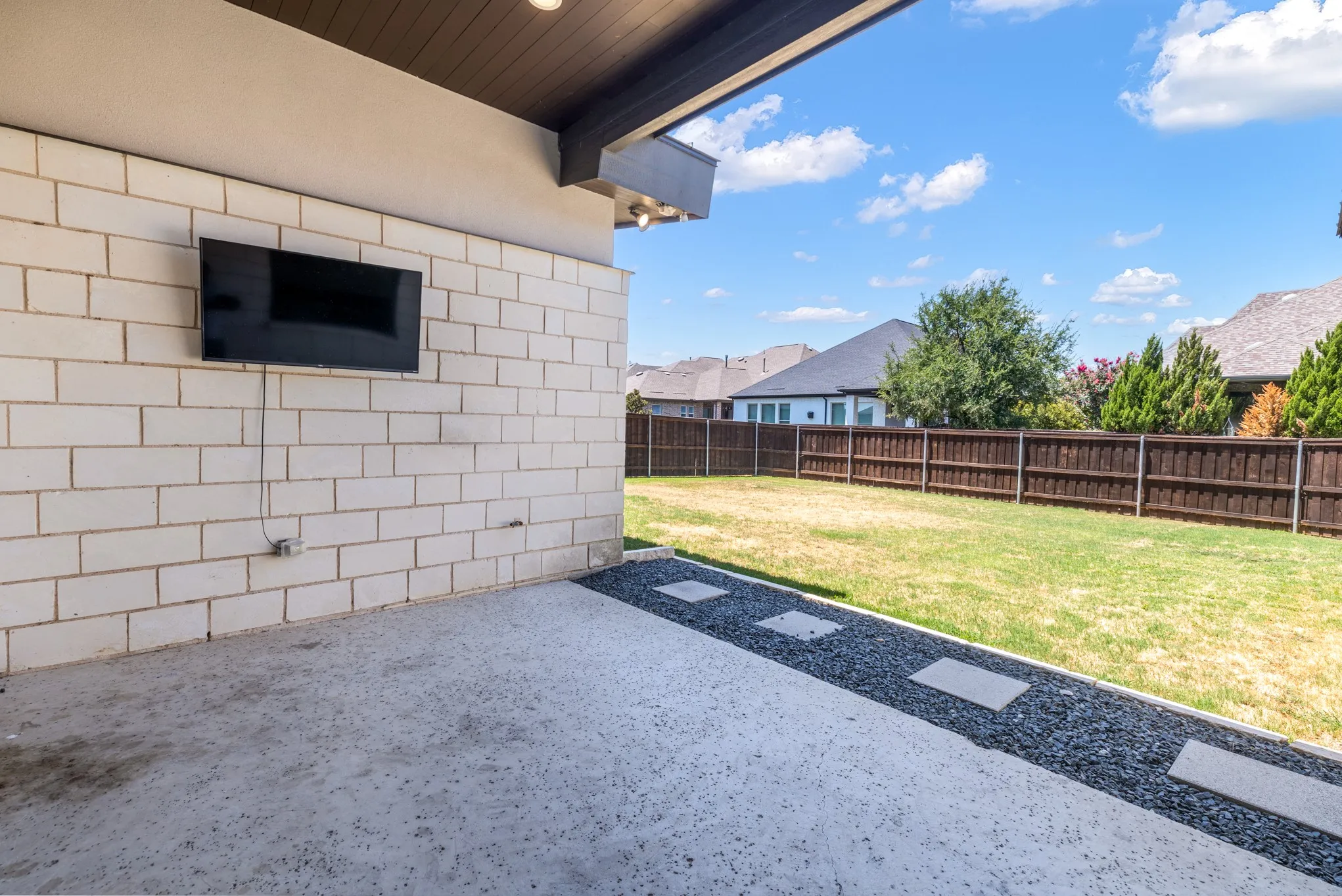 Single Family Residence For Sale in Tarrant County , 1321 Black Walnut Lane, Arlington, Texas 76005, 4 Bedroom, 4 Bathroom, 3 Garage spaces, 3,167 Sqft, built in 2019, mls#21353295, Real Estate Agent in Arlington, Homes For Sale in Tarrant county, Homes For Sale in Arlington, Realtor in Arlington Texas, Real Estate Brokerage Independent Realty Texas, Luminita Cordes Realtor