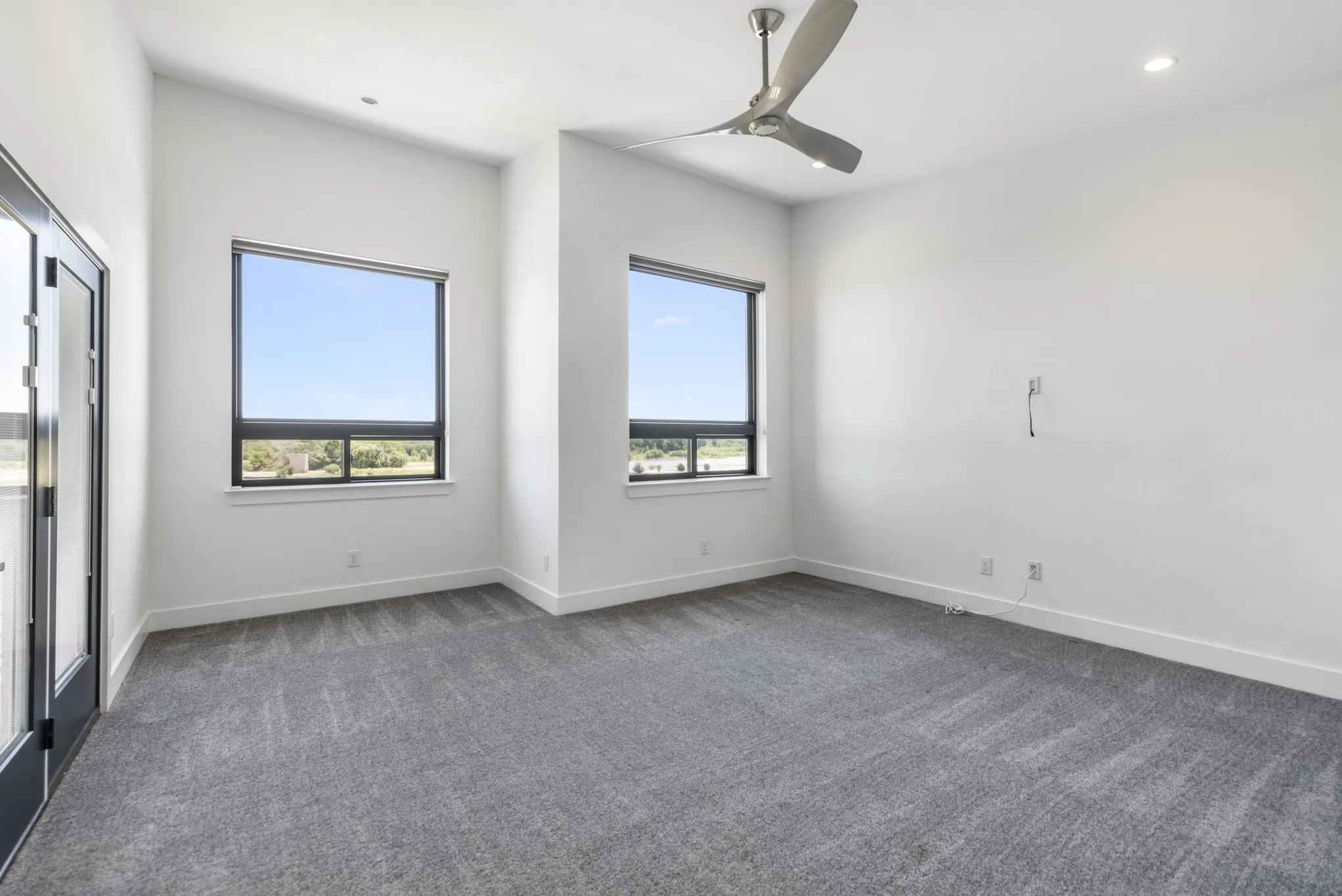 Single Family Residence For Sale in Tarrant County , 1321 Black Walnut Lane, Arlington, Texas 76005, 4 Bedroom, 4 Bathroom, 3 Garage spaces, 3,167 Sqft, built in 2019, mls#21353295, Real Estate Agent in Arlington, Homes For Sale in Tarrant county, Homes For Sale in Arlington, Realtor in Arlington Texas, Real Estate Brokerage Independent Realty Texas, Luminita Cordes Realtor