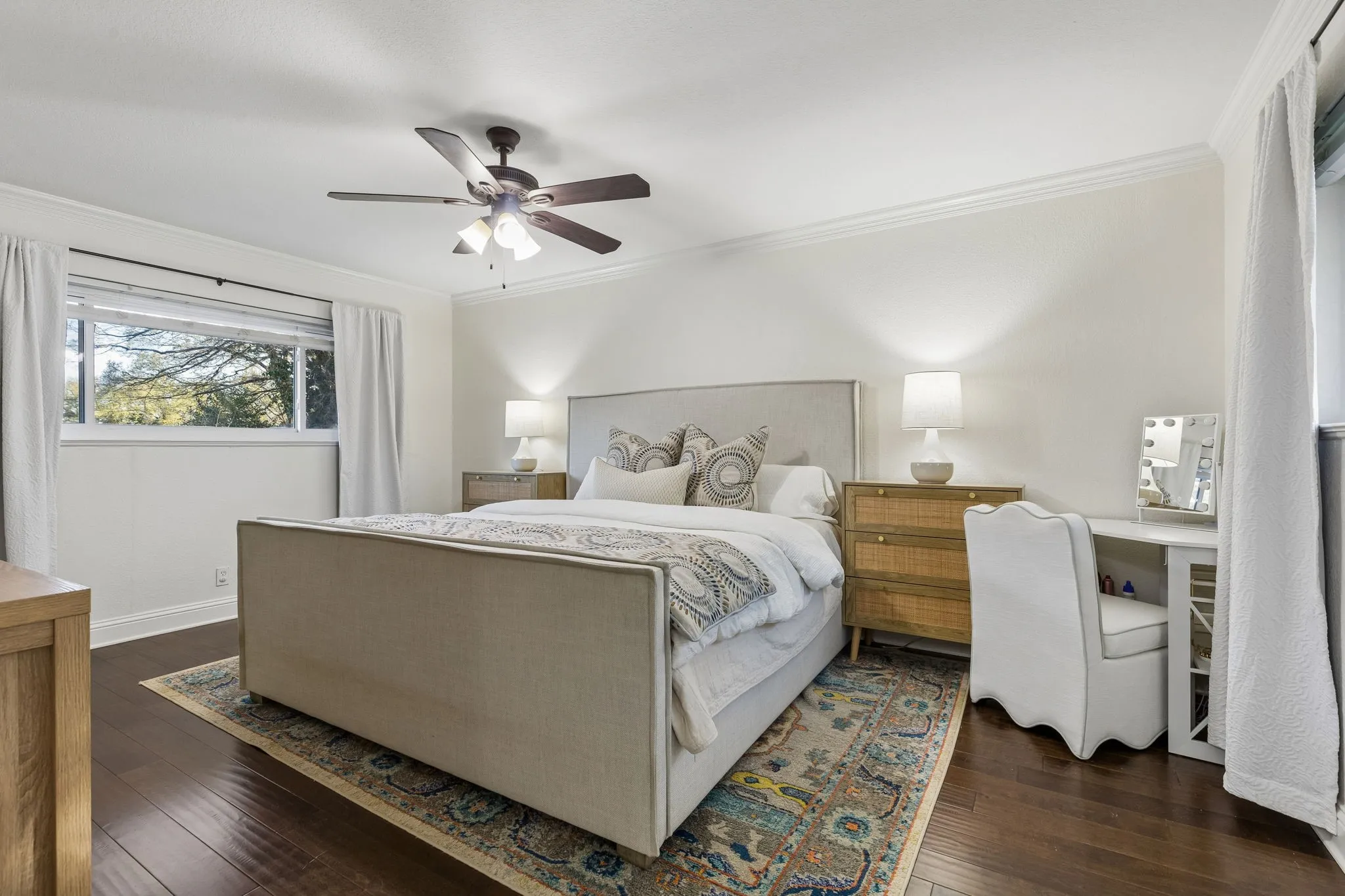 Single Family Residence For Sale in Tarrant County , 1828 Ems Road E, Fort Worth, Texas 76116, 3 Bedroom, 2 Bathroom, 1 Garage spaces, 2,008 Sqft, built in 1958, mls#21359731, Real Estate Agent in Fort Worth, Homes For Sale in Tarrant county, Homes For Sale in Fort Worth, Realtor in Fort Worth Texas, Real Estate Brokerage Independent Realty Texas, Luminita Cordes Realtor