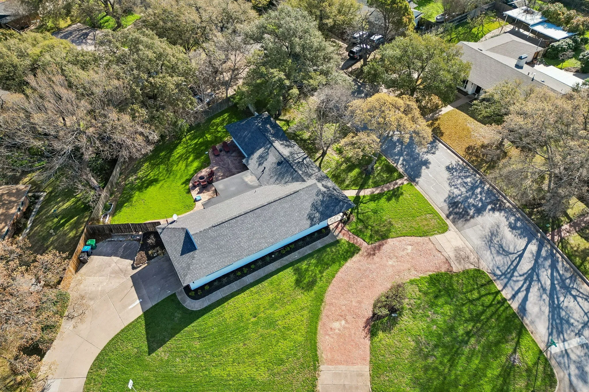 Single Family Residence For Sale in Tarrant County , 1828 Ems Road E, Fort Worth, Texas 76116, 3 Bedroom, 2 Bathroom, 1 Garage spaces, 2,008 Sqft, built in 1958, mls#21359731, Real Estate Agent in Fort Worth, Homes For Sale in Tarrant county, Homes For Sale in Fort Worth, Realtor in Fort Worth Texas, Real Estate Brokerage Independent Realty Texas, Luminita Cordes Realtor