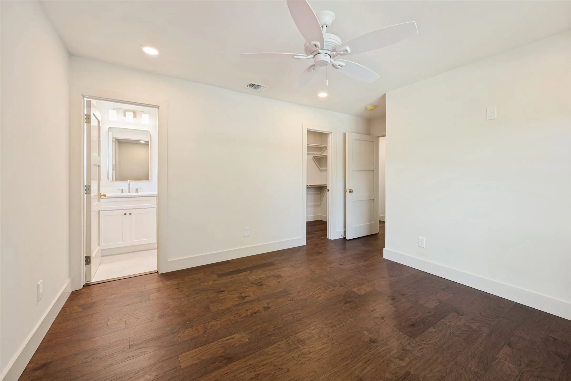 Single Family Residence For Sale in Tarrant County , 4000 Tamworth Road, Fort Worth, Texas 76116, 4 Bedroom, 5 Bathroom, 3 Garage spaces, 3,836 Sqft, built in 2026, mls#21356806, Real Estate Agent in Fort Worth, Homes For Sale in Tarrant county, Homes For Sale in Fort Worth, Realtor in Fort Worth Texas, Real Estate Brokerage Independent Realty Texas, Luminita Cordes Realtor
