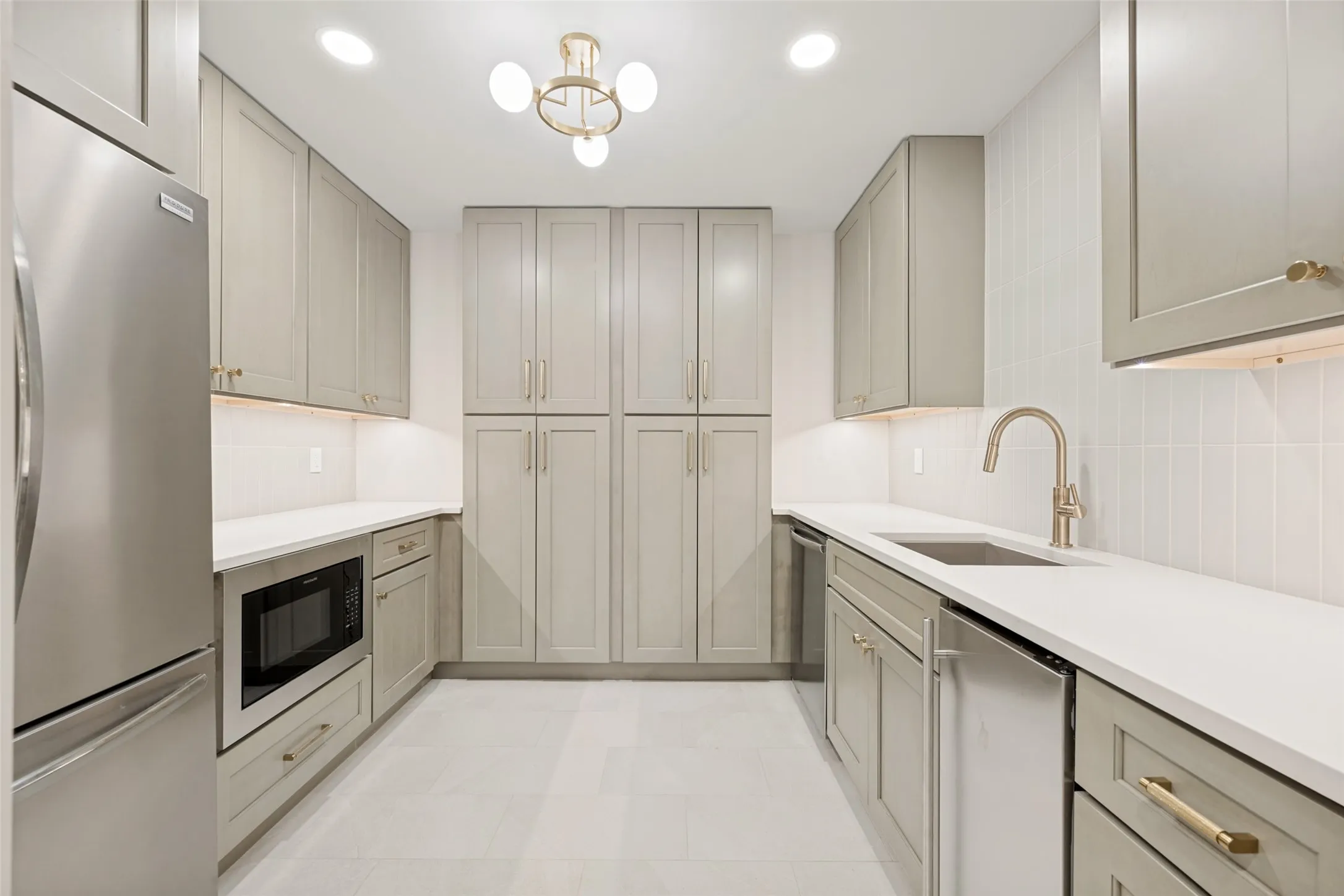 Single Family Residence For Sale in Tarrant County , 4000 Tamworth Road, Fort Worth, Texas 76116, 4 Bedroom, 5 Bathroom, 3 Garage spaces, 3,836 Sqft, built in 2026, mls#21356806, Real Estate Agent in Fort Worth, Homes For Sale in Tarrant county, Homes For Sale in Fort Worth, Realtor in Fort Worth Texas, Real Estate Brokerage Independent Realty Texas, Luminita Cordes Realtor
