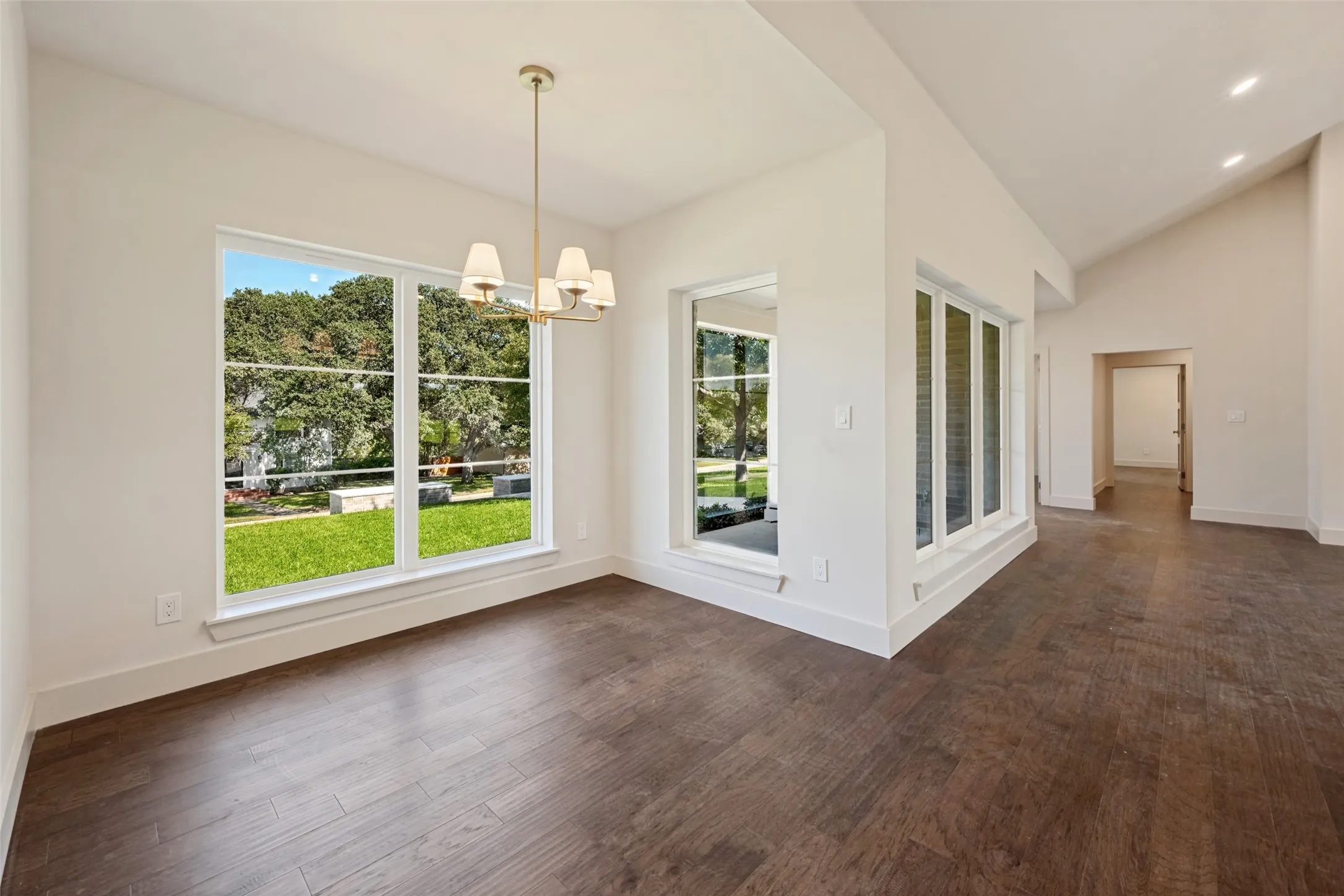 Single Family Residence For Sale in Tarrant County , 4000 Tamworth Road, Fort Worth, Texas 76116, 4 Bedroom, 5 Bathroom, 3 Garage spaces, 3,836 Sqft, built in 2026, mls#21356806, Real Estate Agent in Fort Worth, Homes For Sale in Tarrant county, Homes For Sale in Fort Worth, Realtor in Fort Worth Texas, Real Estate Brokerage Independent Realty Texas, Luminita Cordes Realtor