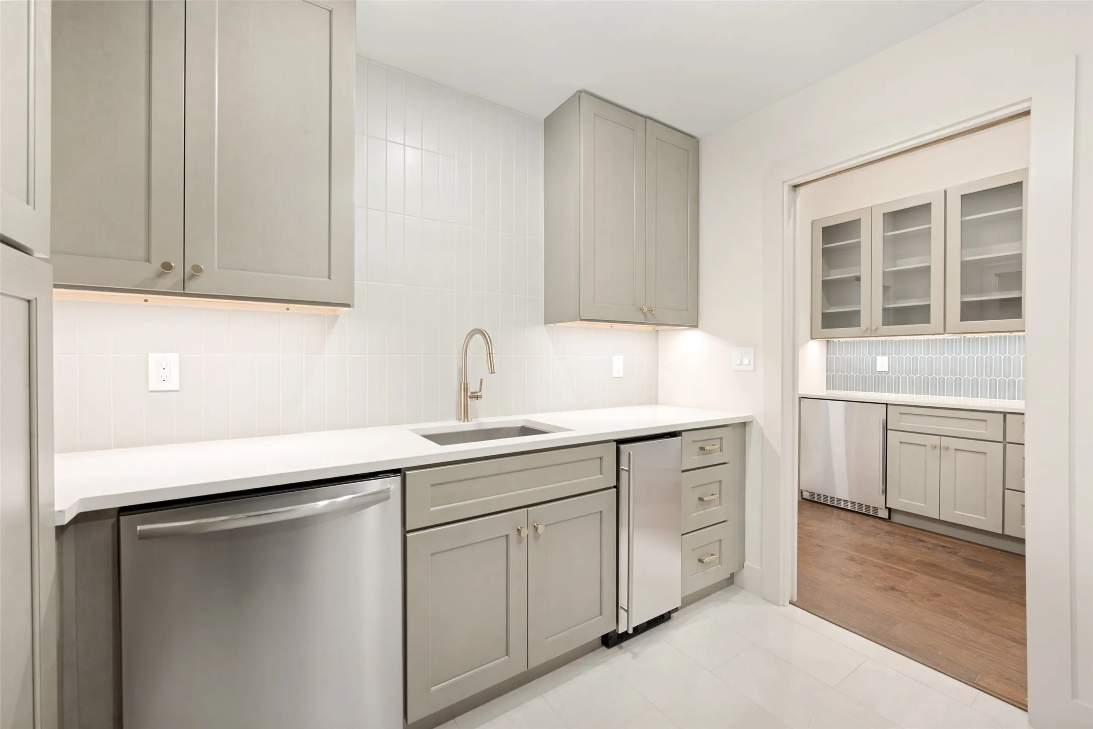 Single Family Residence For Sale in Tarrant County , 4000 Tamworth Road, Fort Worth, Texas 76116, 4 Bedroom, 5 Bathroom, 3 Garage spaces, 3,836 Sqft, built in 2026, mls#21356806, Real Estate Agent in Fort Worth, Homes For Sale in Tarrant county, Homes For Sale in Fort Worth, Realtor in Fort Worth Texas, Real Estate Brokerage Independent Realty Texas, Luminita Cordes Realtor