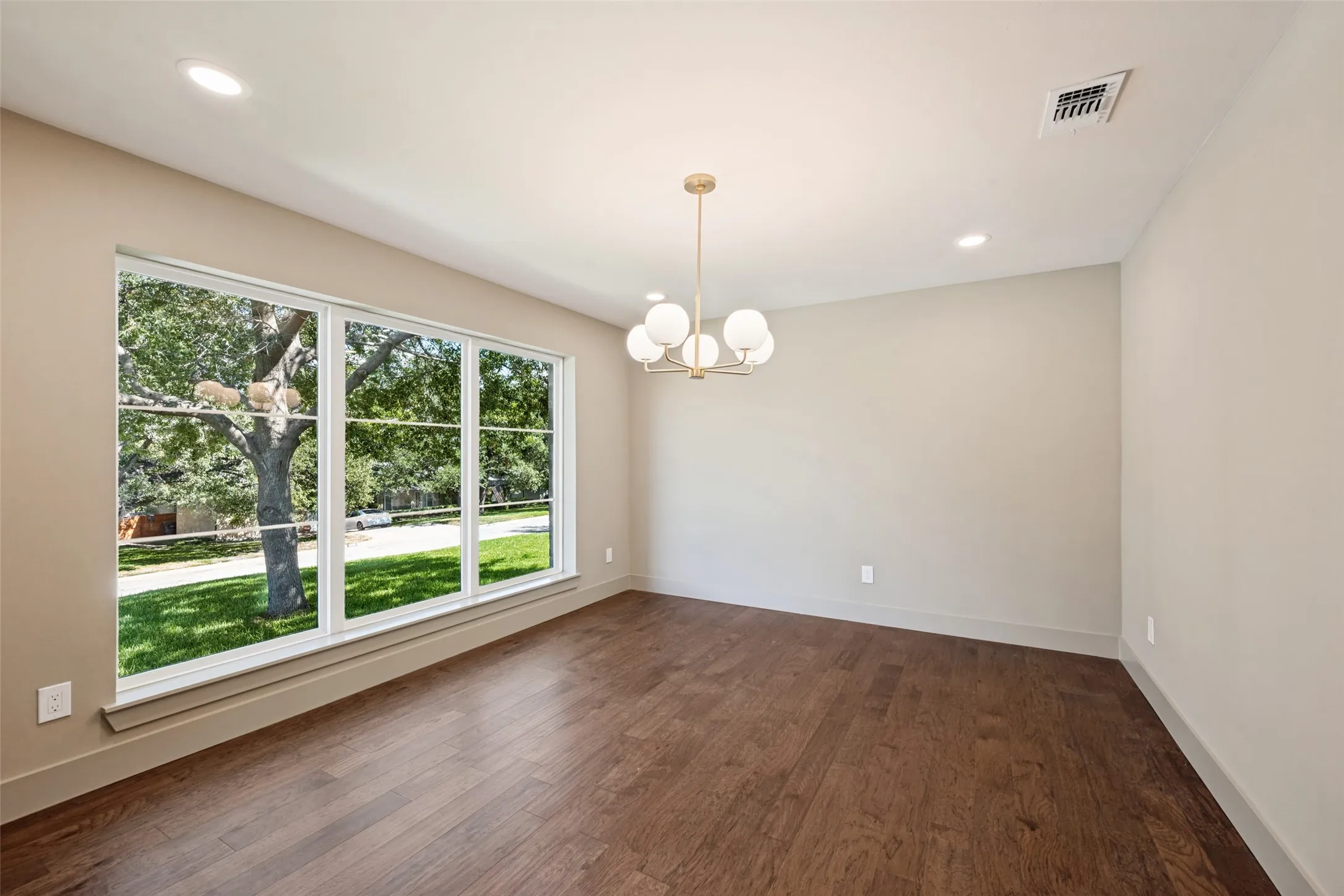 Single Family Residence For Sale in Tarrant County , 4000 Tamworth Road, Fort Worth, Texas 76116, 4 Bedroom, 5 Bathroom, 3 Garage spaces, 3,836 Sqft, built in 2026, mls#21356806, Real Estate Agent in Fort Worth, Homes For Sale in Tarrant county, Homes For Sale in Fort Worth, Realtor in Fort Worth Texas, Real Estate Brokerage Independent Realty Texas, Luminita Cordes Realtor