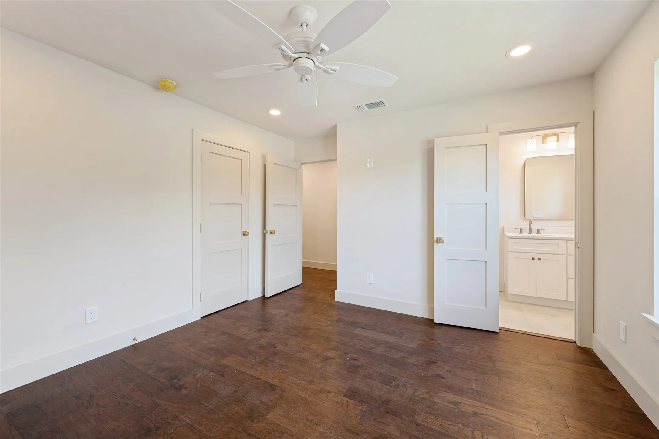 Single Family Residence For Sale in Tarrant County , 4000 Tamworth Road, Fort Worth, Texas 76116, 4 Bedroom, 5 Bathroom, 3 Garage spaces, 3,836 Sqft, built in 2026, mls#21356806, Real Estate Agent in Fort Worth, Homes For Sale in Tarrant county, Homes For Sale in Fort Worth, Realtor in Fort Worth Texas, Real Estate Brokerage Independent Realty Texas, Luminita Cordes Realtor