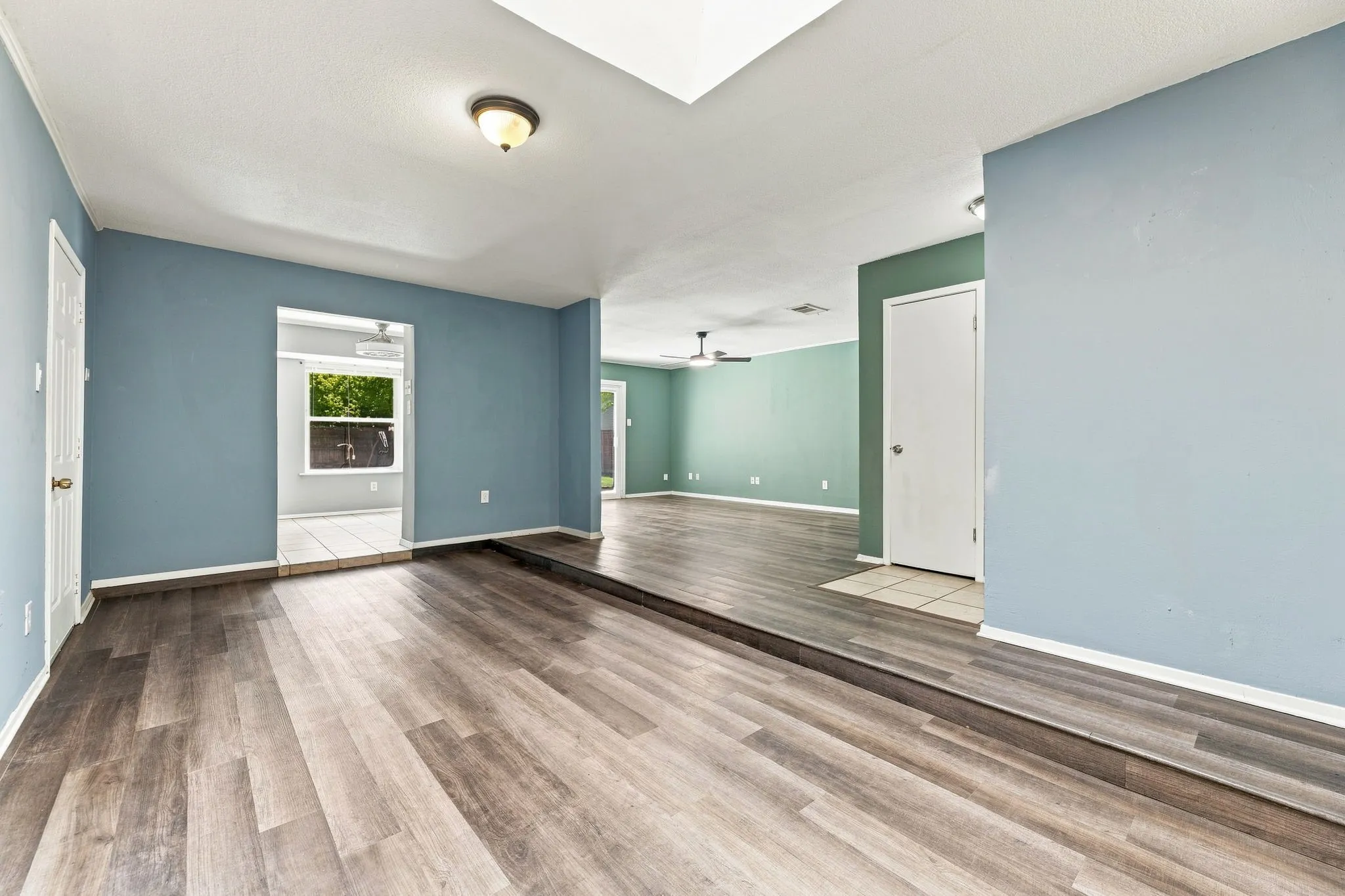 Single Family Residence For Sale in Tarrant County , 6800 Echo Hill Drive, Watauga, Texas 76148, 3 Bedroom, 2 Bathroom, Garage spaces, 1,586 Sqft, built in 1972, mls#21359996, Real Estate Agent in Watauga, Homes For Sale in Tarrant county, Homes For Sale in Watauga, Realtor in Watauga Texas, Real Estate Brokerage Independent Realty Texas, Luminita Cordes Realtor