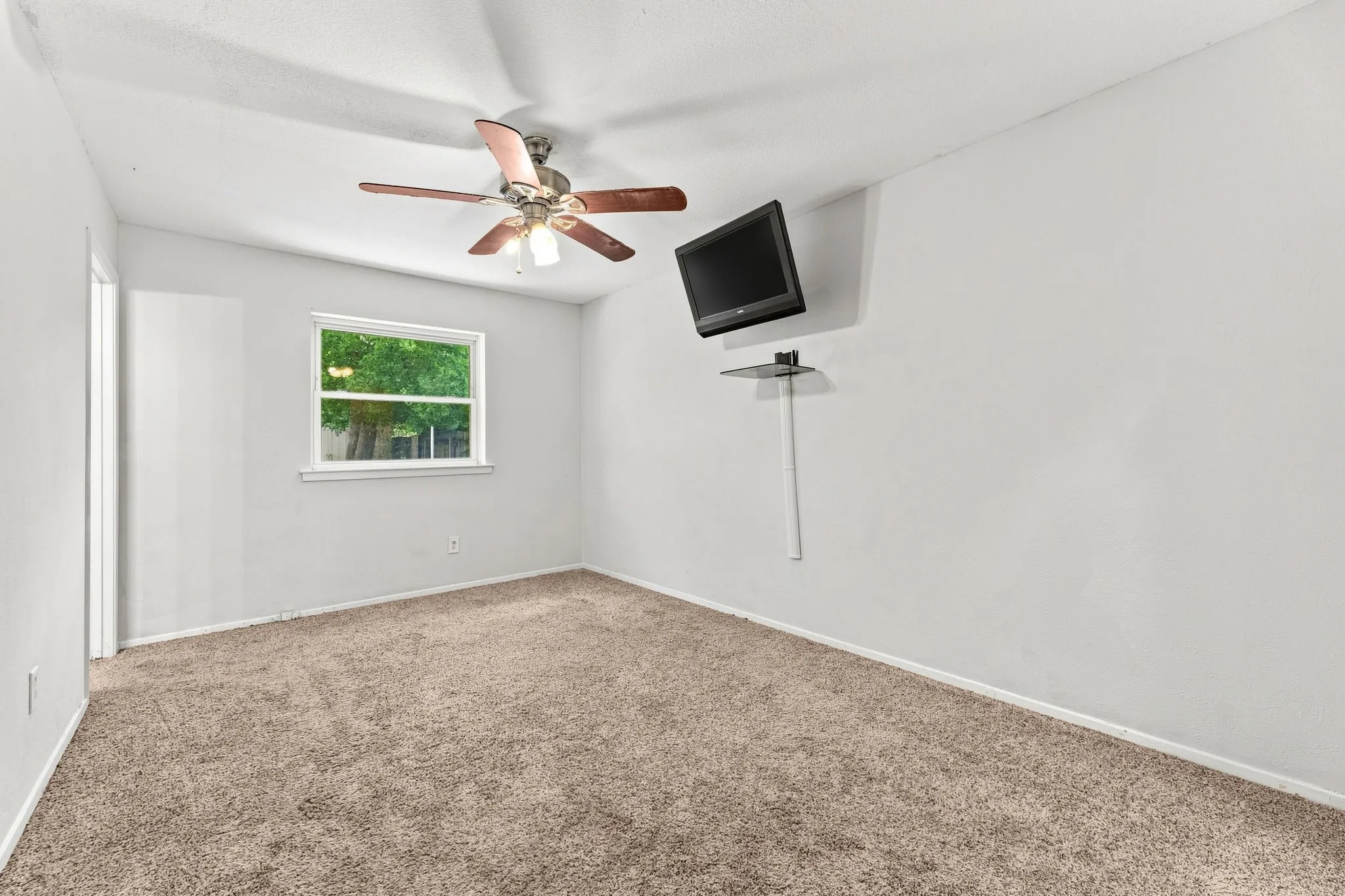 Single Family Residence For Sale in Tarrant County , 6800 Echo Hill Drive, Watauga, Texas 76148, 3 Bedroom, 2 Bathroom, Garage spaces, 1,586 Sqft, built in 1972, mls#21359996, Real Estate Agent in Watauga, Homes For Sale in Tarrant county, Homes For Sale in Watauga, Realtor in Watauga Texas, Real Estate Brokerage Independent Realty Texas, Luminita Cordes Realtor