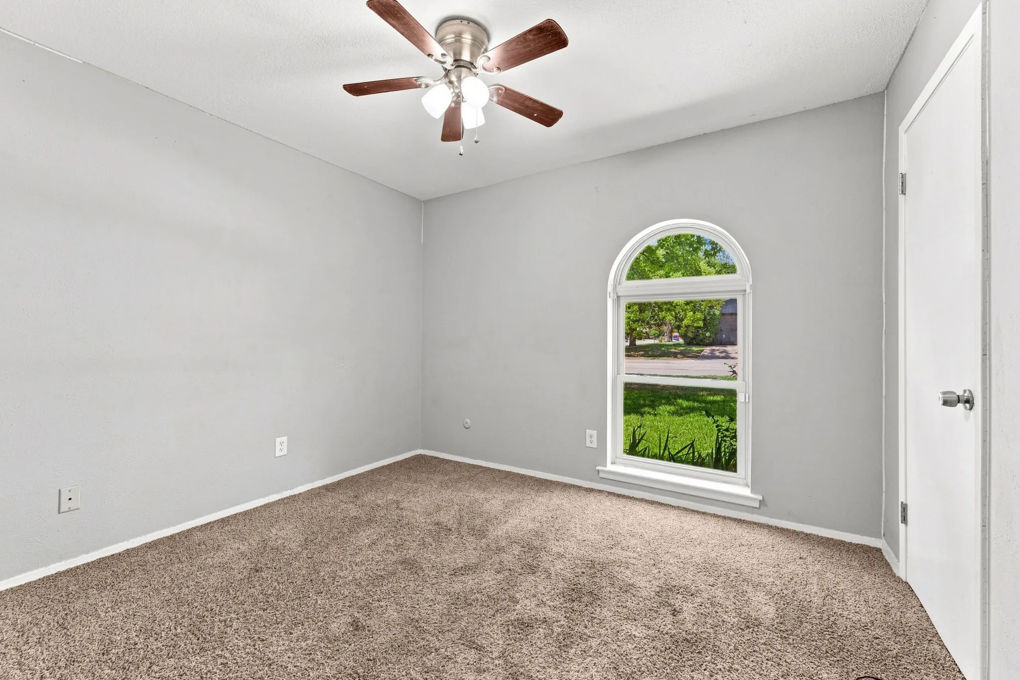Single Family Residence For Sale in Tarrant County , 6800 Echo Hill Drive, Watauga, Texas 76148, 3 Bedroom, 2 Bathroom, Garage spaces, 1,586 Sqft, built in 1972, mls#21359996, Real Estate Agent in Watauga, Homes For Sale in Tarrant county, Homes For Sale in Watauga, Realtor in Watauga Texas, Real Estate Brokerage Independent Realty Texas, Luminita Cordes Realtor