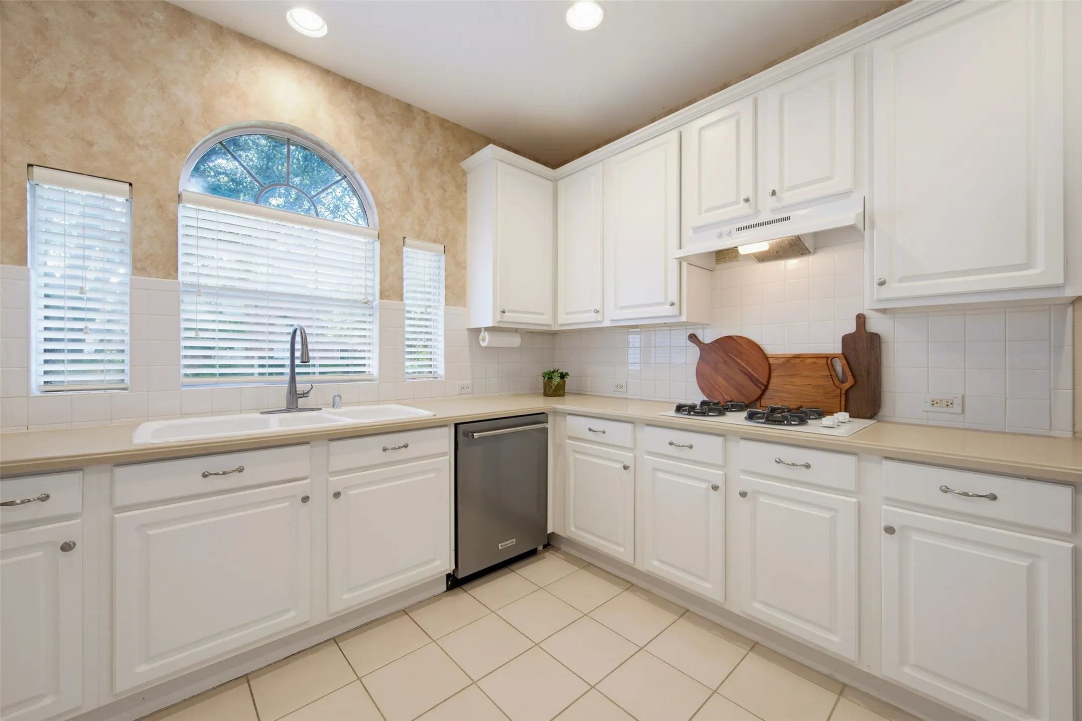 Single Family Residence For Sale in Collin County , 8017 Ashby Court, Plano, Texas 75025, 5 Bedroom, 4 Bathroom, 2 Garage spaces, 3,082 Sqft, built in 1998, mls#21357949, Real Estate Agent in Plano, Homes For Sale in Collin county, Homes For Sale in Plano, Realtor in Plano Texas, Real Estate Brokerage Independent Realty Texas, Luminita Cordes Realtor