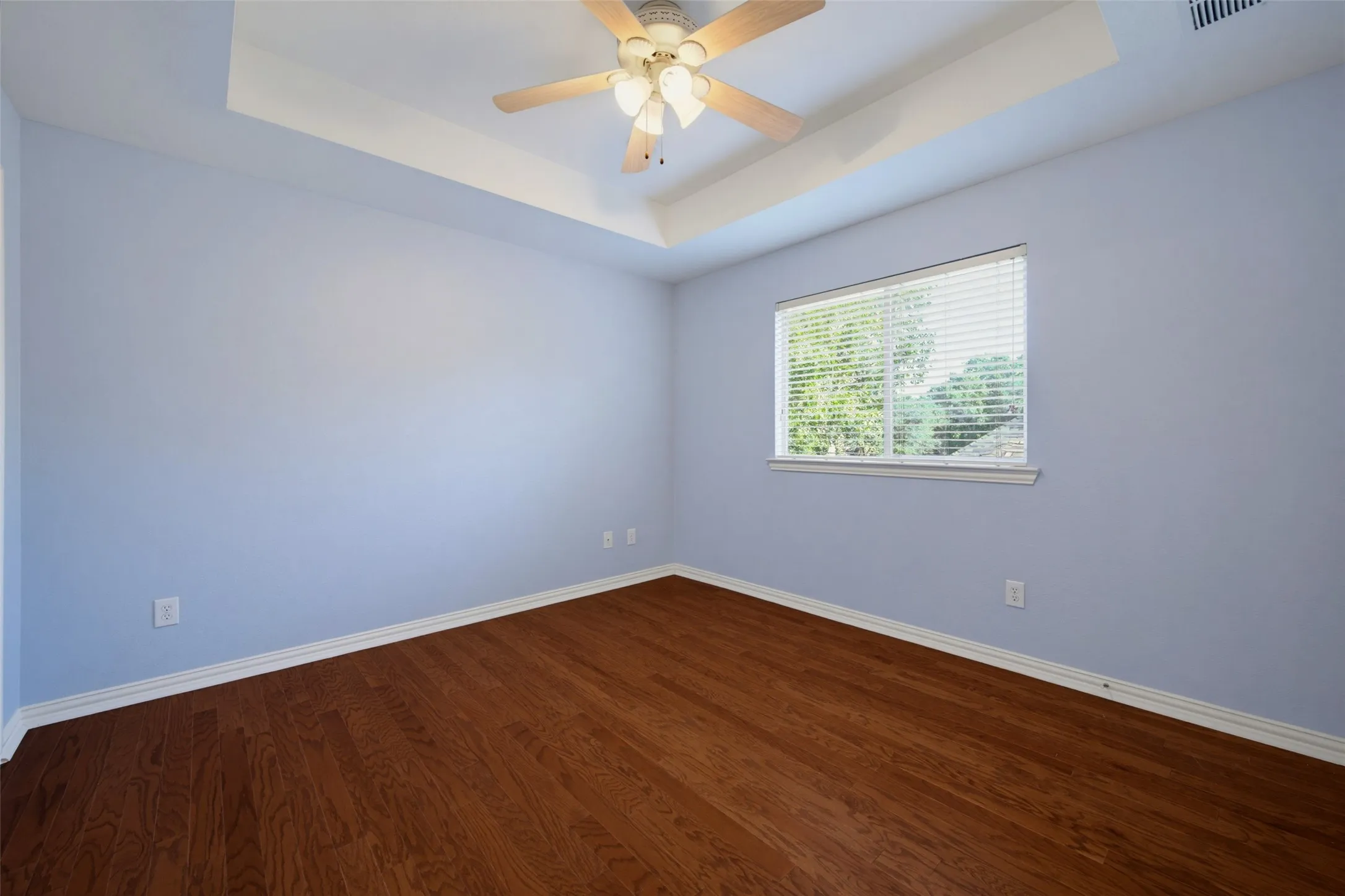 Single Family Residence For Sale in Collin County , 8017 Ashby Court, Plano, Texas 75025, 5 Bedroom, 4 Bathroom, 2 Garage spaces, 3,082 Sqft, built in 1998, mls#21357949, Real Estate Agent in Plano, Homes For Sale in Collin county, Homes For Sale in Plano, Realtor in Plano Texas, Real Estate Brokerage Independent Realty Texas, Luminita Cordes Realtor