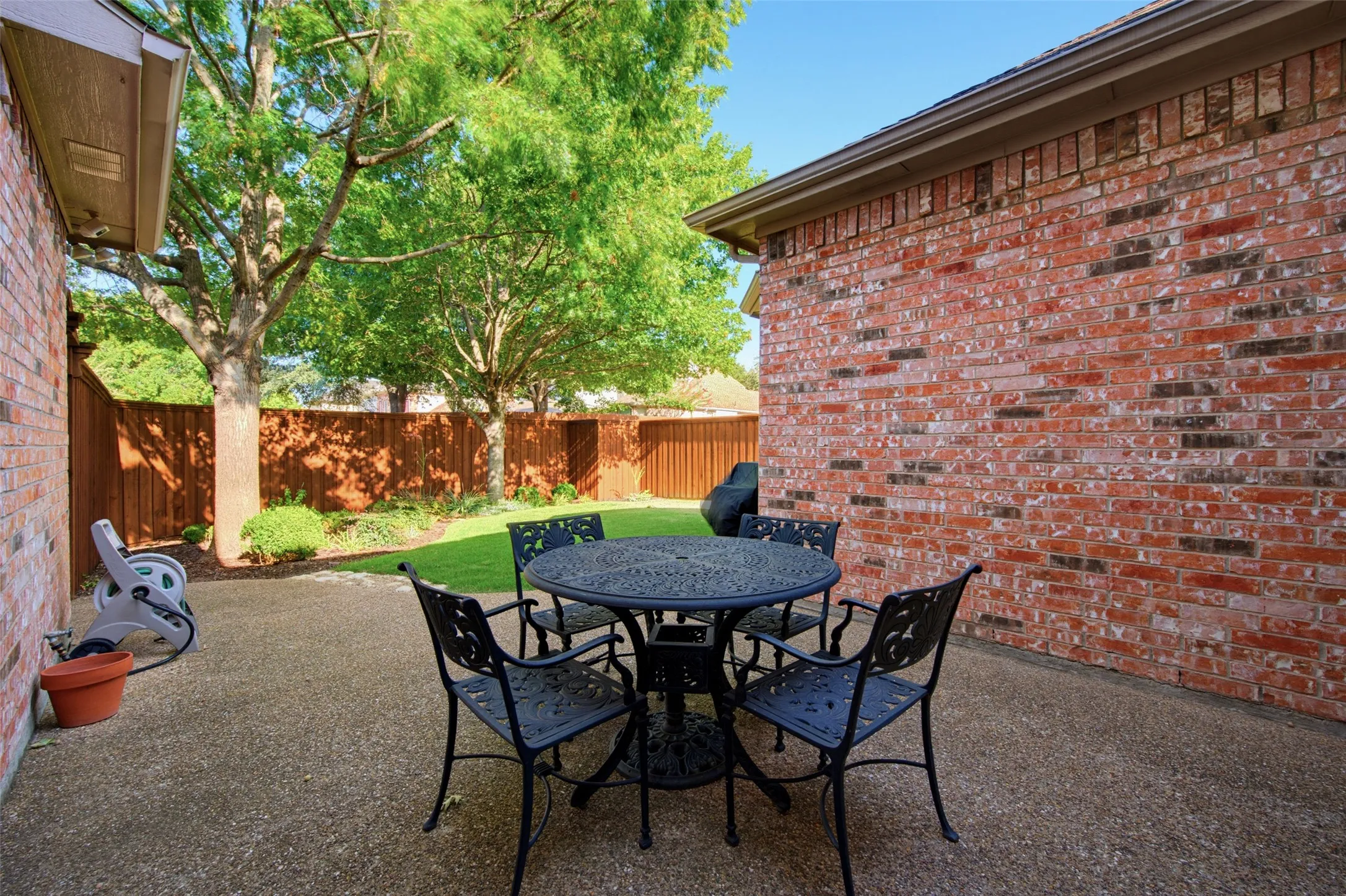Single Family Residence For Sale in Collin County , 8017 Ashby Court, Plano, Texas 75025, 5 Bedroom, 4 Bathroom, 2 Garage spaces, 3,082 Sqft, built in 1998, mls#21357949, Real Estate Agent in Plano, Homes For Sale in Collin county, Homes For Sale in Plano, Realtor in Plano Texas, Real Estate Brokerage Independent Realty Texas, Luminita Cordes Realtor