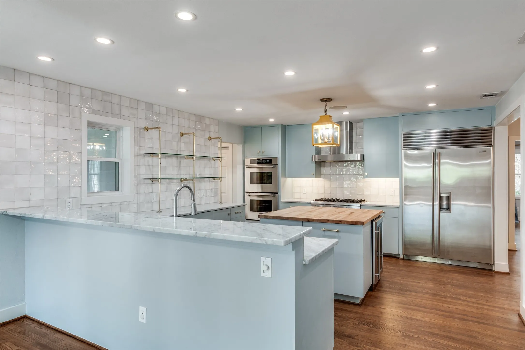 Single Family Residence For Rent in Dallas County , 5322 Glenwick Lane, Dallas, Texas 75209, 5 Bedroom, 5 Bathroom, 2 Garage spaces, 3,698 Sqft, built in 1950, mls#21298313, Real Estate Agent in Dallas, Homes For Rent in Dallas county, Homes For Rent in Dallas, Realtor in Dallas Texas, Real Estate Brokerage Independent Realty Texas, Luminita Cordes Realtor