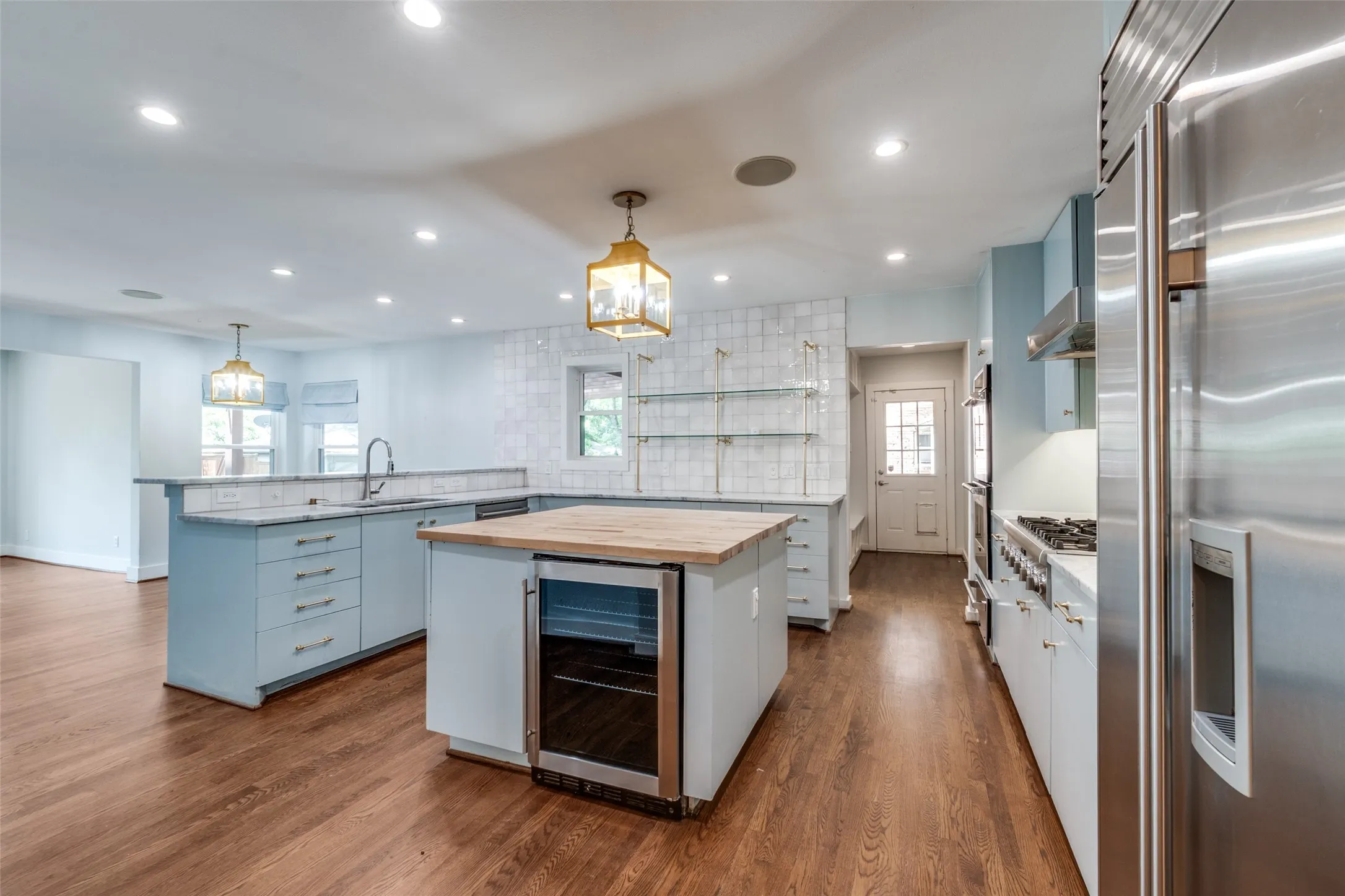 Single Family Residence For Rent in Dallas County , 5322 Glenwick Lane, Dallas, Texas 75209, 5 Bedroom, 5 Bathroom, 2 Garage spaces, 3,698 Sqft, built in 1950, mls#21298313, Real Estate Agent in Dallas, Homes For Rent in Dallas county, Homes For Rent in Dallas, Realtor in Dallas Texas, Real Estate Brokerage Independent Realty Texas, Luminita Cordes Realtor