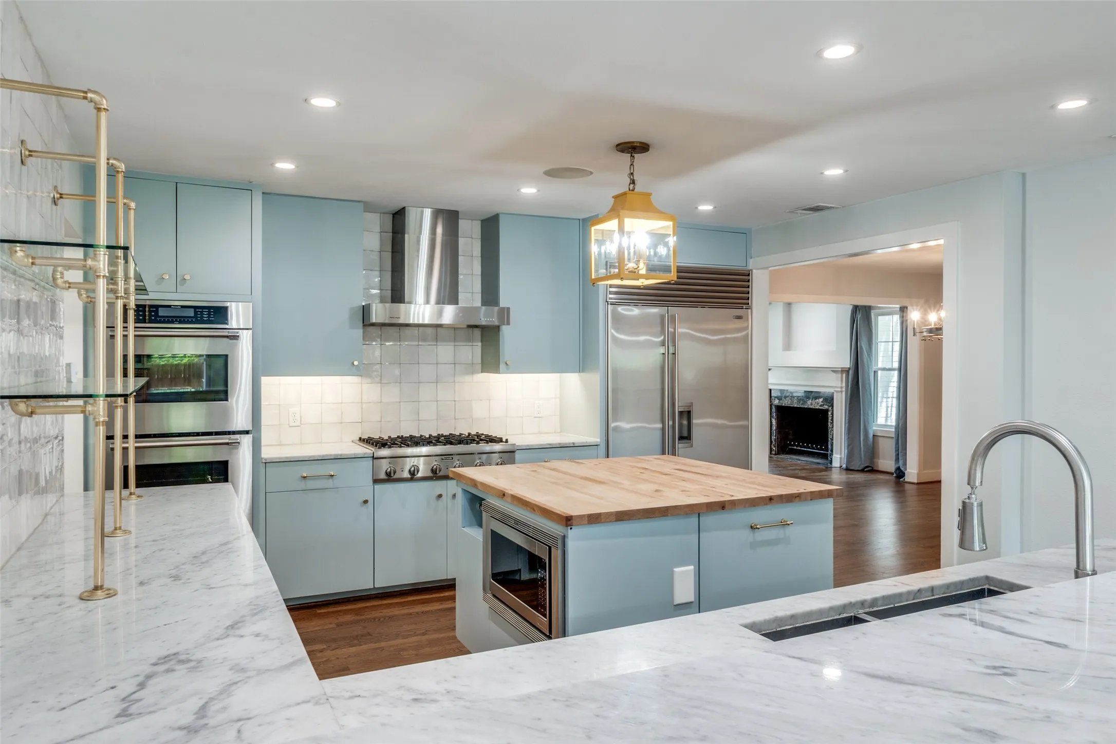 Single Family Residence For Rent in Dallas County , 5322 Glenwick Lane, Dallas, Texas 75209, 5 Bedroom, 5 Bathroom, 2 Garage spaces, 3,698 Sqft, built in 1950, mls#21298313, Real Estate Agent in Dallas, Homes For Rent in Dallas county, Homes For Rent in Dallas, Realtor in Dallas Texas, Real Estate Brokerage Independent Realty Texas, Luminita Cordes Realtor
