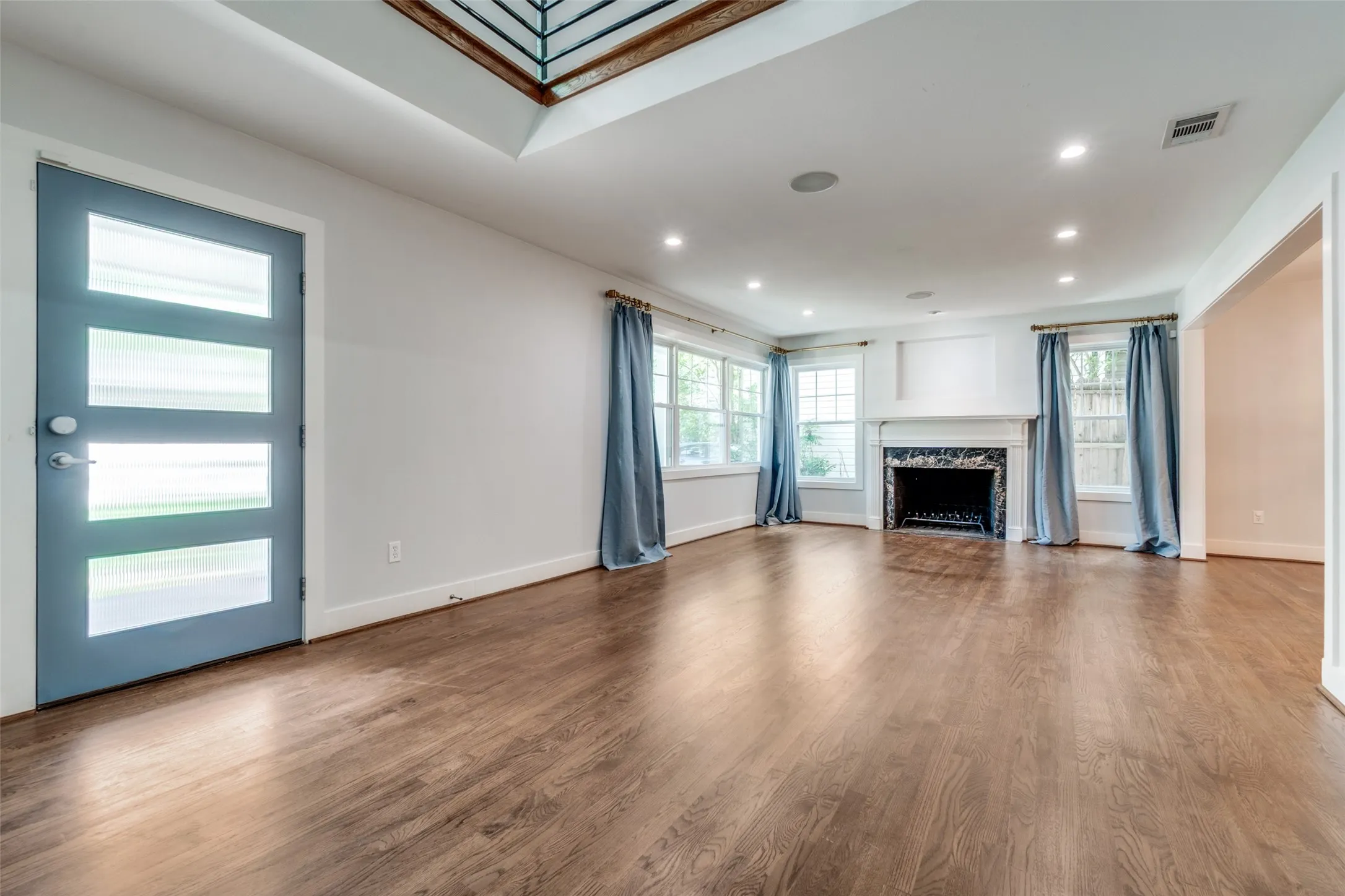 Single Family Residence For Rent in Dallas County , 5322 Glenwick Lane, Dallas, Texas 75209, 5 Bedroom, 5 Bathroom, 2 Garage spaces, 3,698 Sqft, built in 1950, mls#21298313, Real Estate Agent in Dallas, Homes For Rent in Dallas county, Homes For Rent in Dallas, Realtor in Dallas Texas, Real Estate Brokerage Independent Realty Texas, Luminita Cordes Realtor
