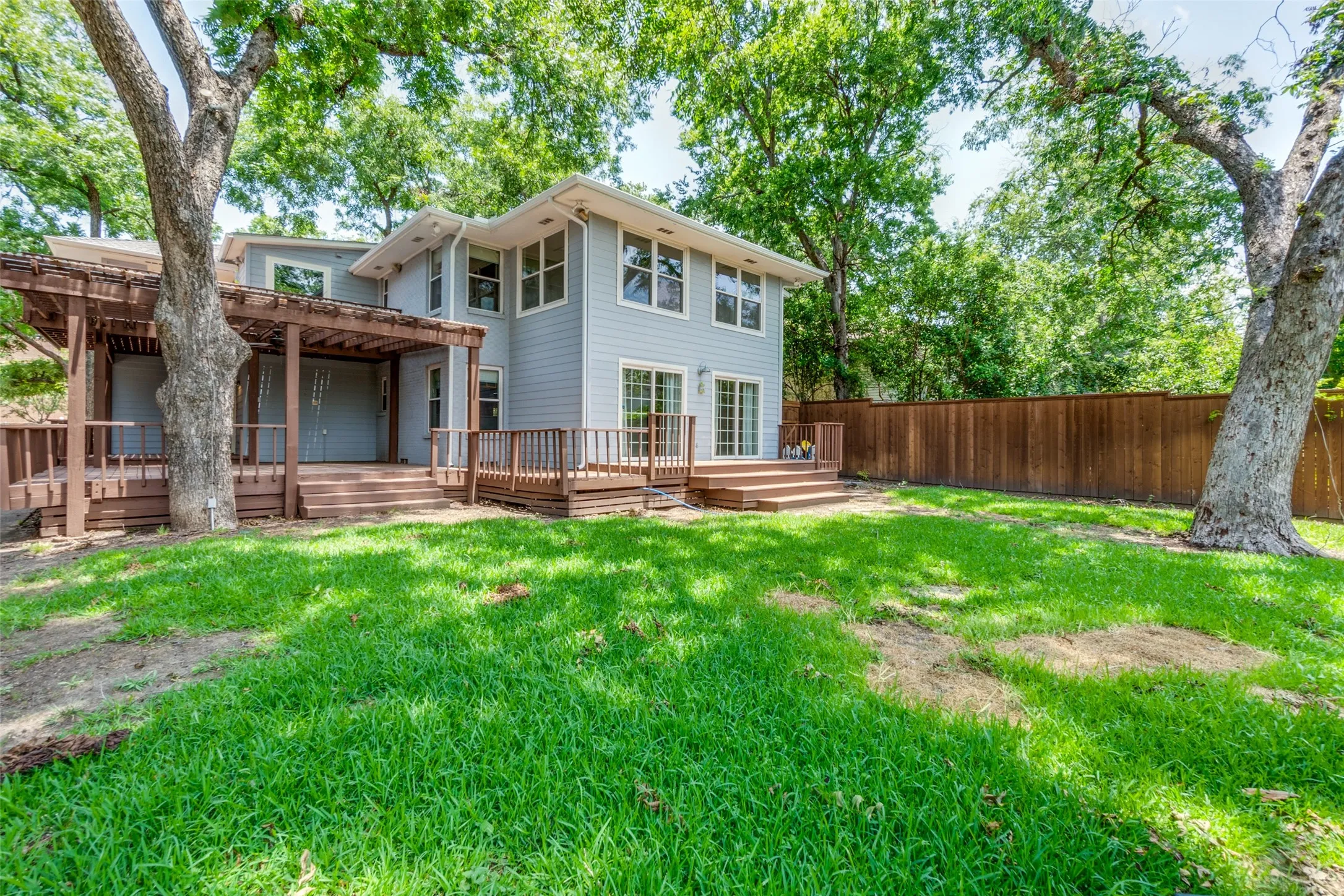 Single Family Residence For Rent in Dallas County , 5322 Glenwick Lane, Dallas, Texas 75209, 5 Bedroom, 5 Bathroom, 2 Garage spaces, 3,698 Sqft, built in 1950, mls#21298313, Real Estate Agent in Dallas, Homes For Rent in Dallas county, Homes For Rent in Dallas, Realtor in Dallas Texas, Real Estate Brokerage Independent Realty Texas, Luminita Cordes Realtor