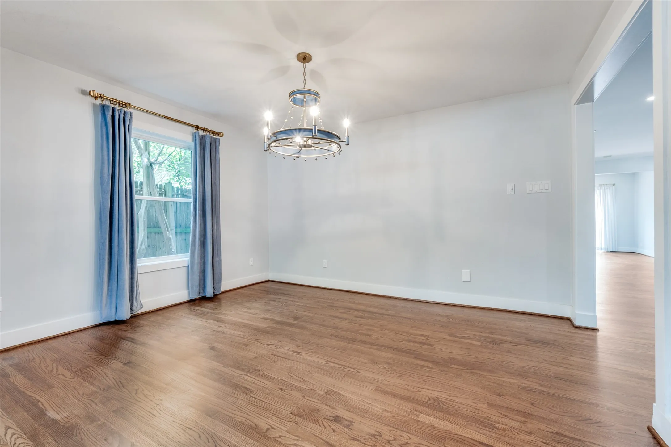 Single Family Residence For Rent in Dallas County , 5322 Glenwick Lane, Dallas, Texas 75209, 5 Bedroom, 5 Bathroom, 2 Garage spaces, 3,698 Sqft, built in 1950, mls#21298313, Real Estate Agent in Dallas, Homes For Rent in Dallas county, Homes For Rent in Dallas, Realtor in Dallas Texas, Real Estate Brokerage Independent Realty Texas, Luminita Cordes Realtor