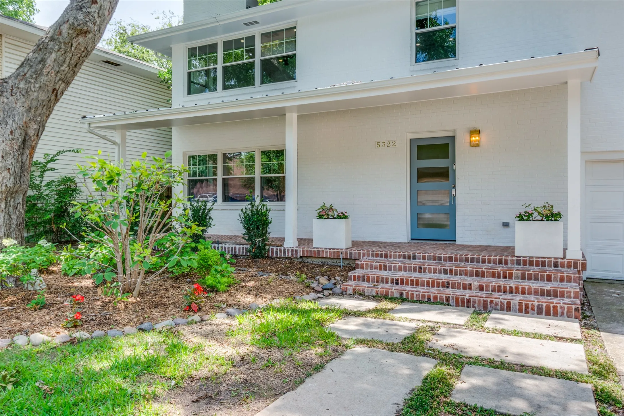 Single Family Residence For Rent in Dallas County , 5322 Glenwick Lane, Dallas, Texas 75209, 5 Bedroom, 5 Bathroom, 2 Garage spaces, 3,698 Sqft, built in 1950, mls#21298313, Real Estate Agent in Dallas, Homes For Rent in Dallas county, Homes For Rent in Dallas, Realtor in Dallas Texas, Real Estate Brokerage Independent Realty Texas, Luminita Cordes Realtor