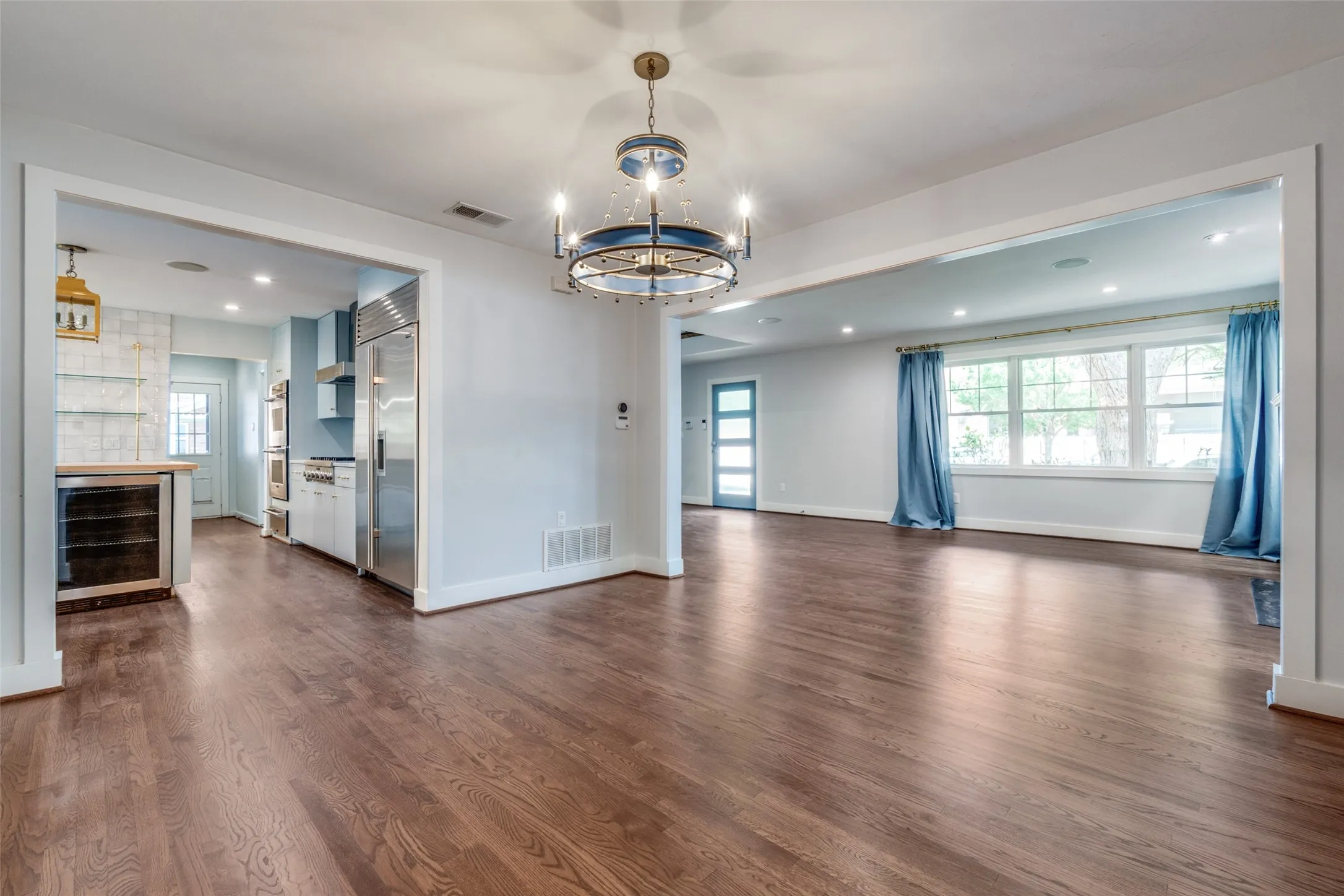 Single Family Residence For Rent in Dallas County , 5322 Glenwick Lane, Dallas, Texas 75209, 5 Bedroom, 5 Bathroom, 2 Garage spaces, 3,698 Sqft, built in 1950, mls#21298313, Real Estate Agent in Dallas, Homes For Rent in Dallas county, Homes For Rent in Dallas, Realtor in Dallas Texas, Real Estate Brokerage Independent Realty Texas, Luminita Cordes Realtor